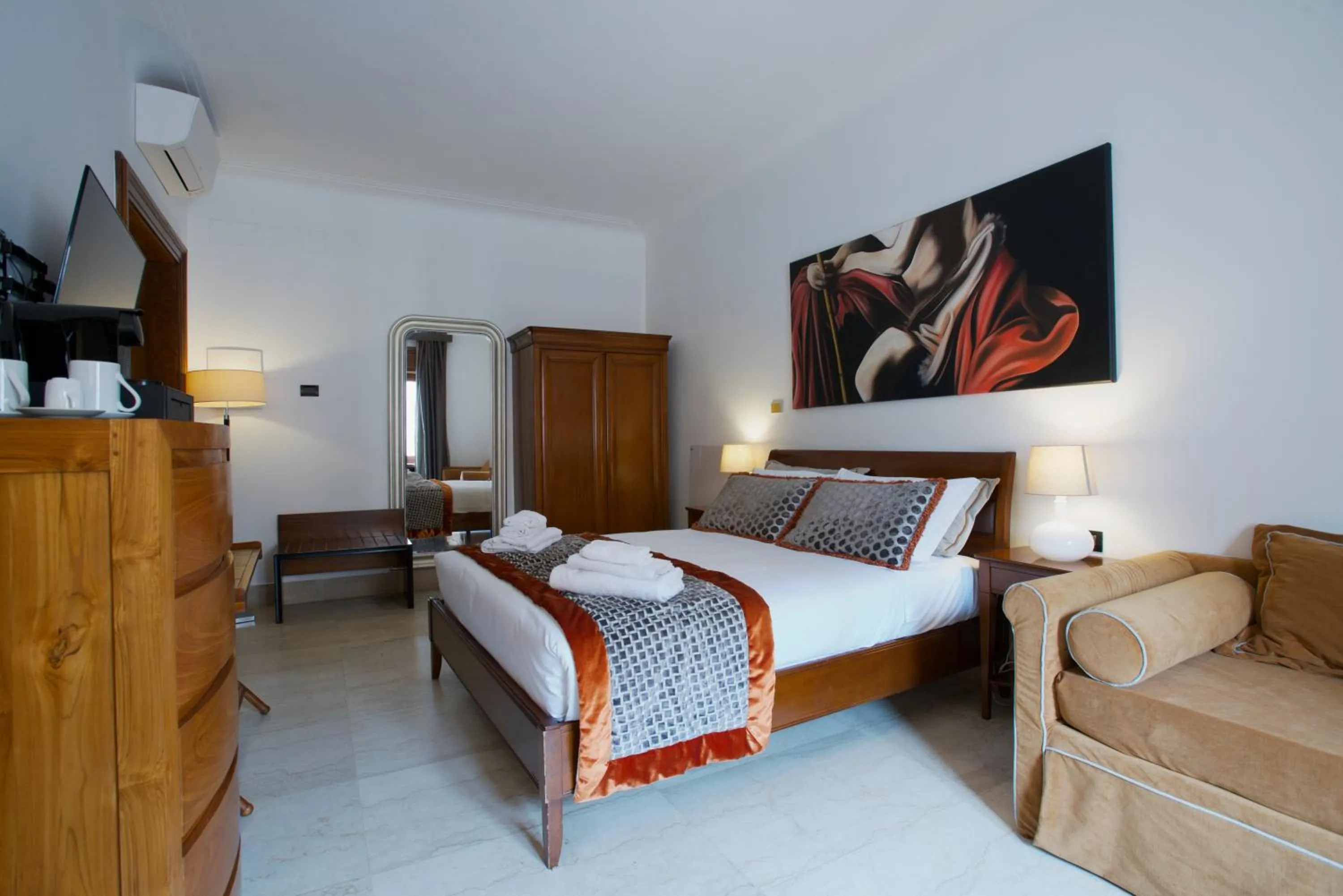 Bed in St. Peter' Six Rooms & Suites