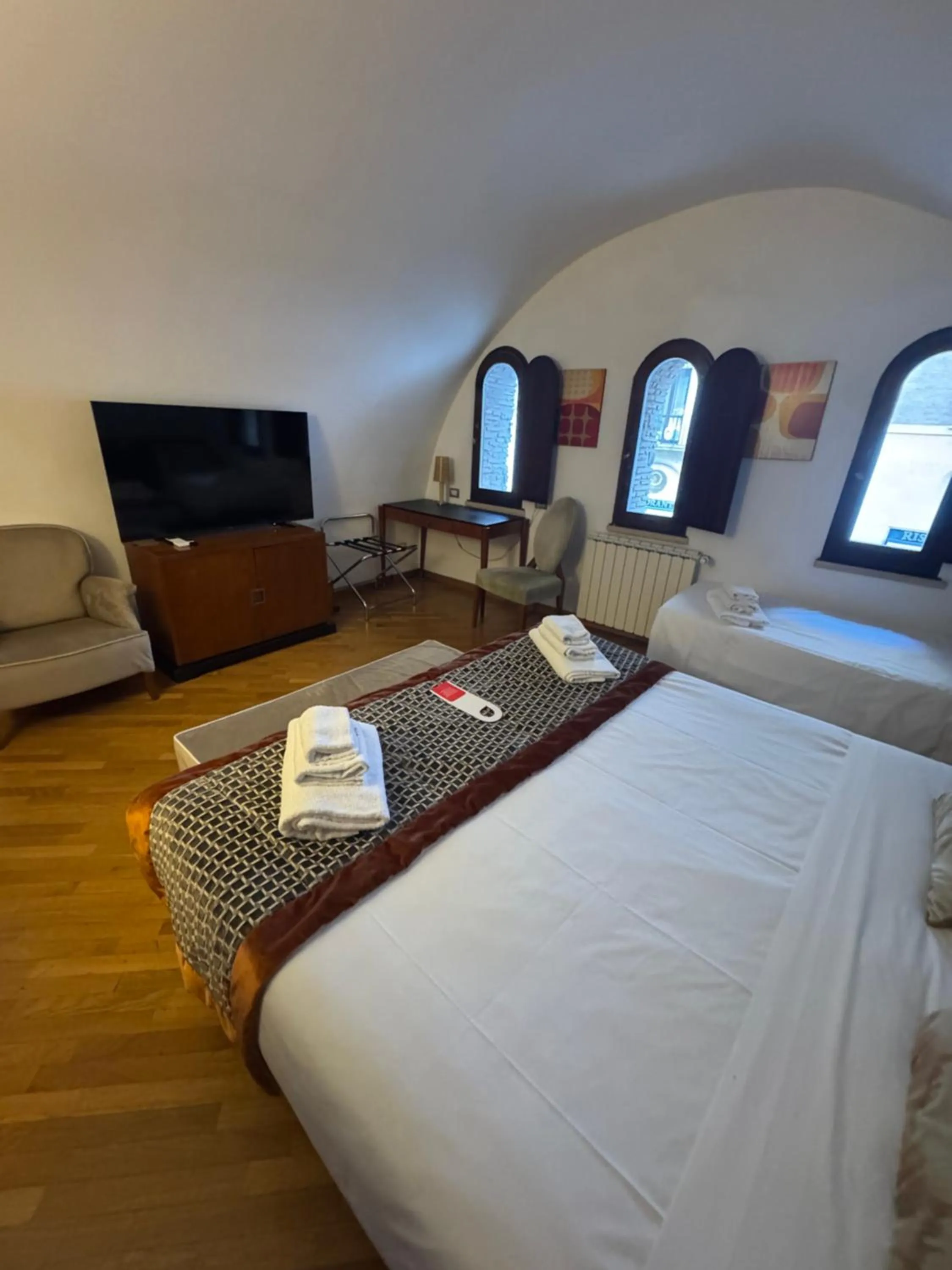 Bed in St. Peter' Six Rooms & Suites