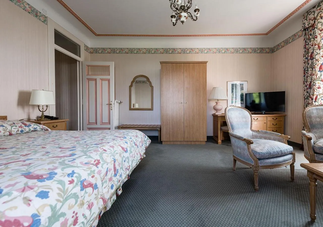 Bedroom, Bed in Grand Hôtel des Rasses & Wellness