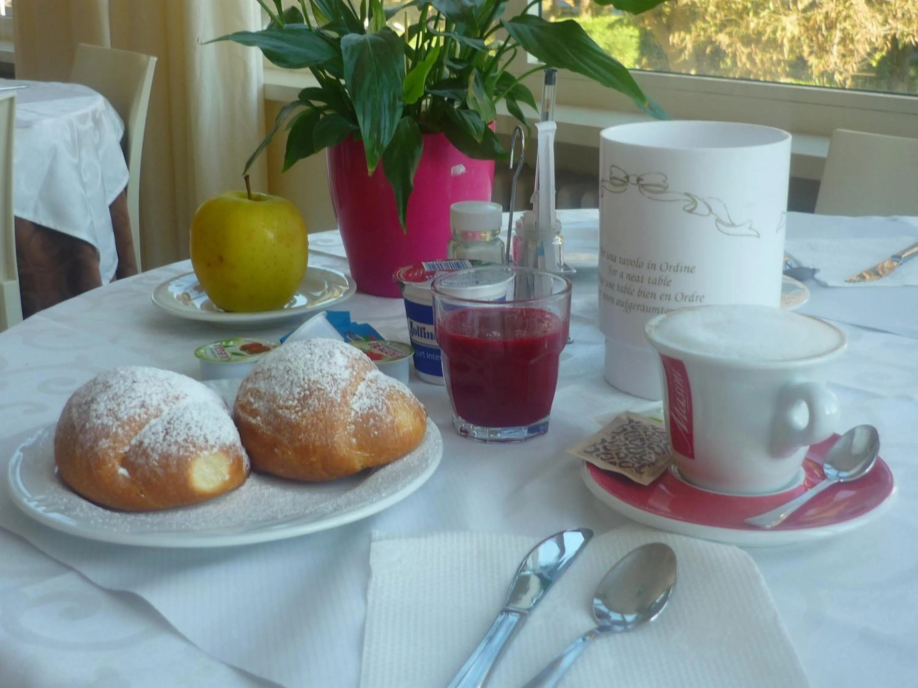 Continental breakfast in Hotel Ridolfi