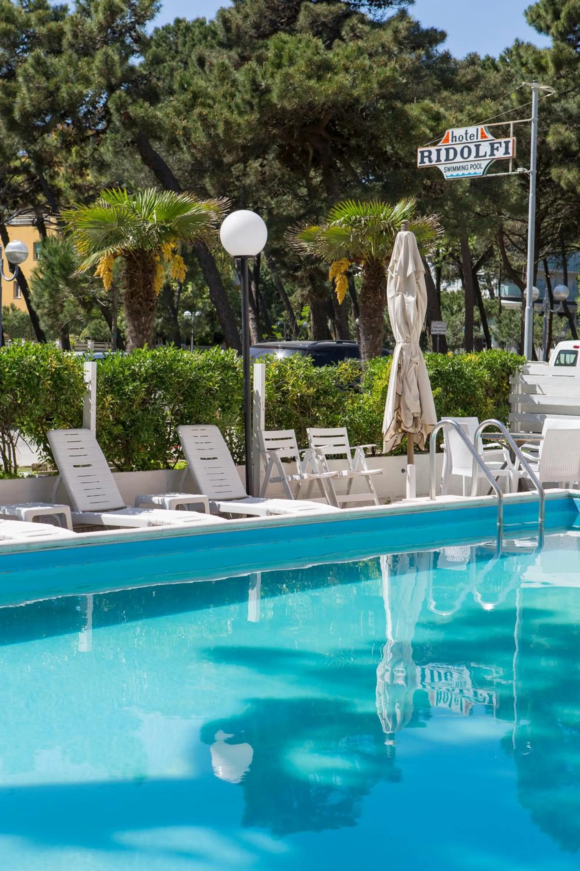 Swimming pool in Hotel Ridolfi