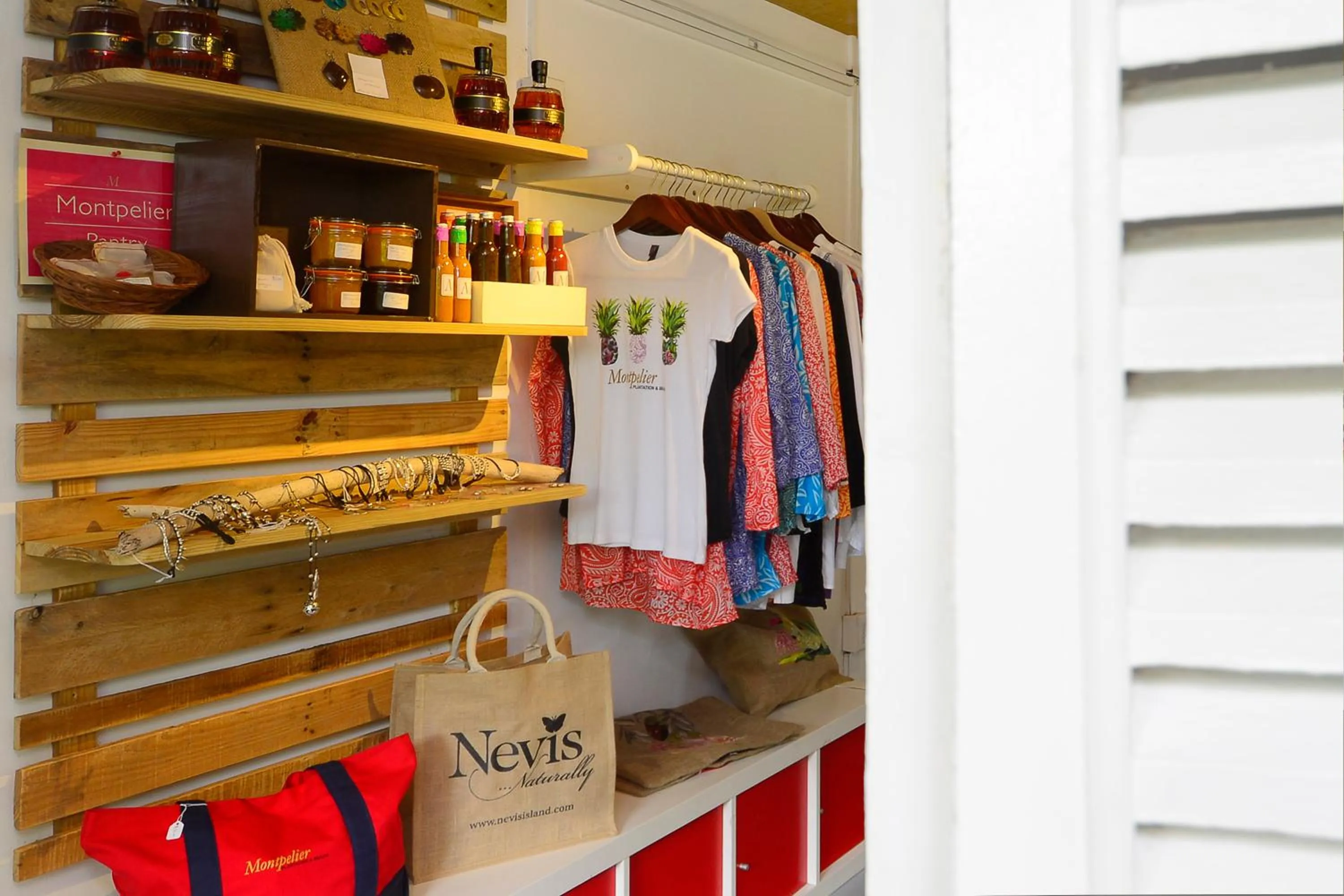 On-site shops in Montpelier Nevis