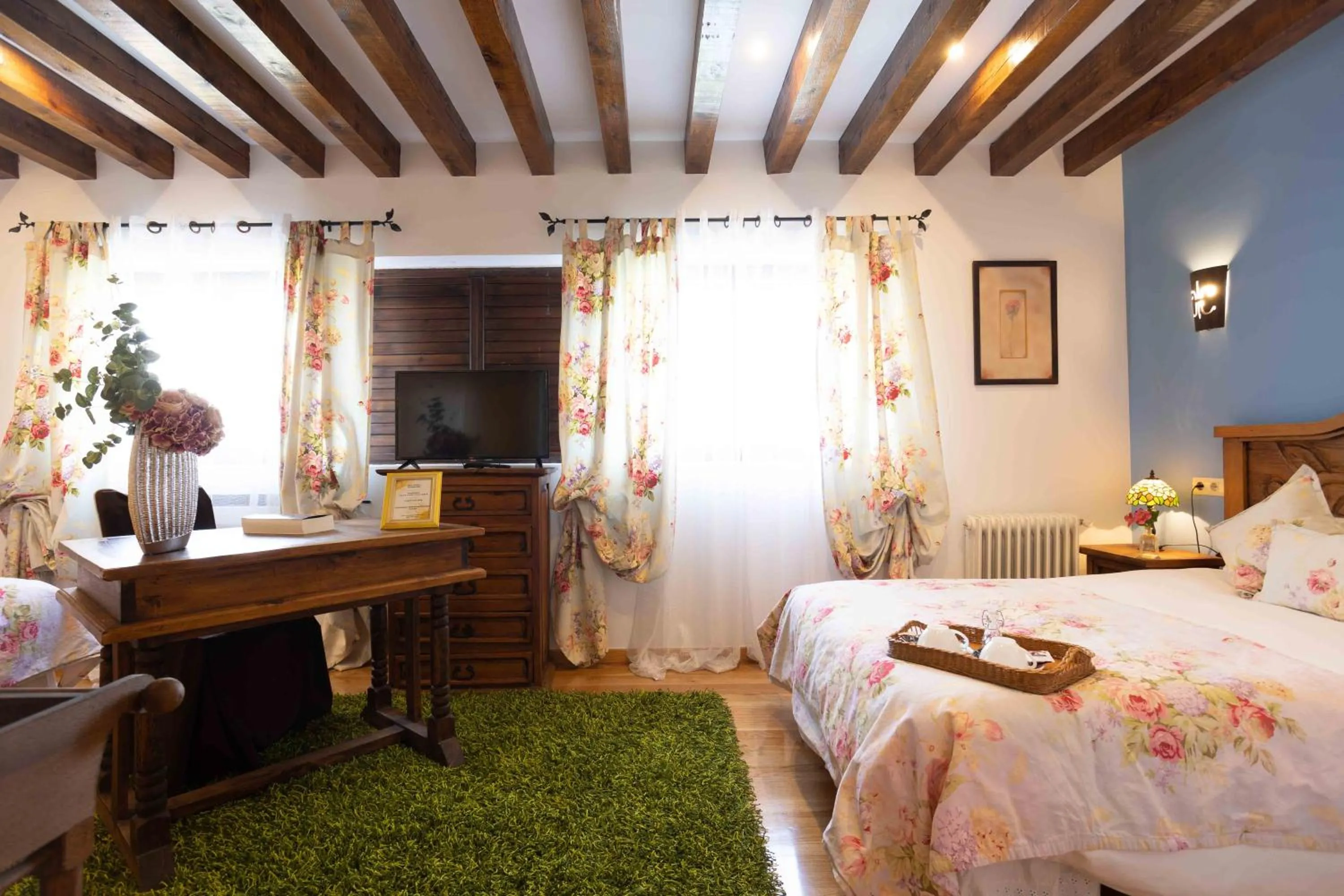 TV and multimedia, Bed in Posada de Eufrasio