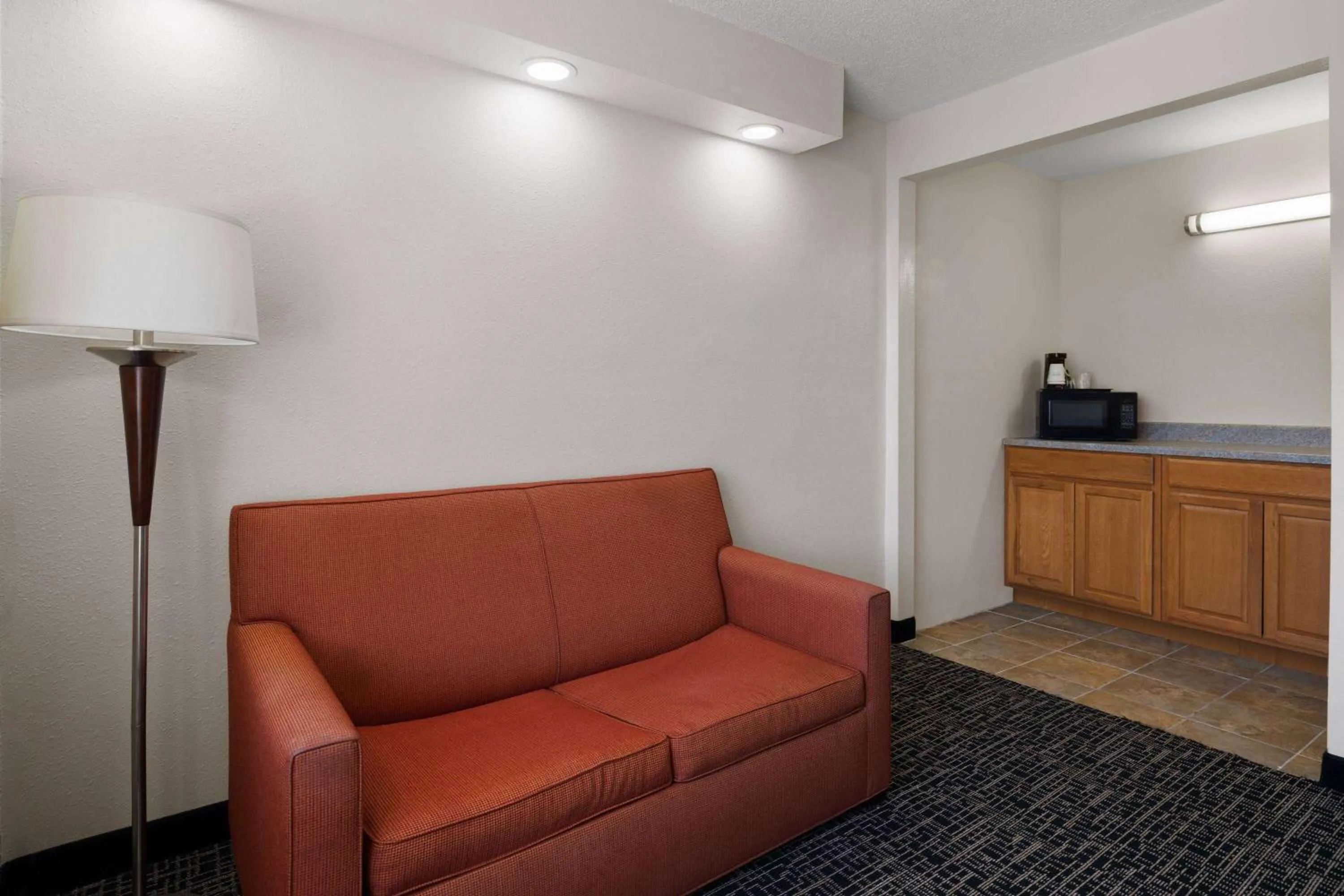 Photo of the whole room in Baymont by Wyndham Boardman