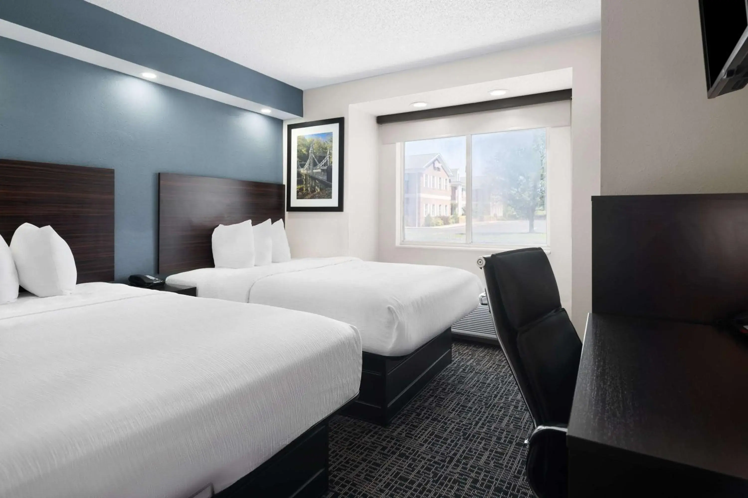 Photo of the whole room, Bed in Baymont by Wyndham Boardman Photo of the whole room, Bed in Baymont by Wyndham Boardman