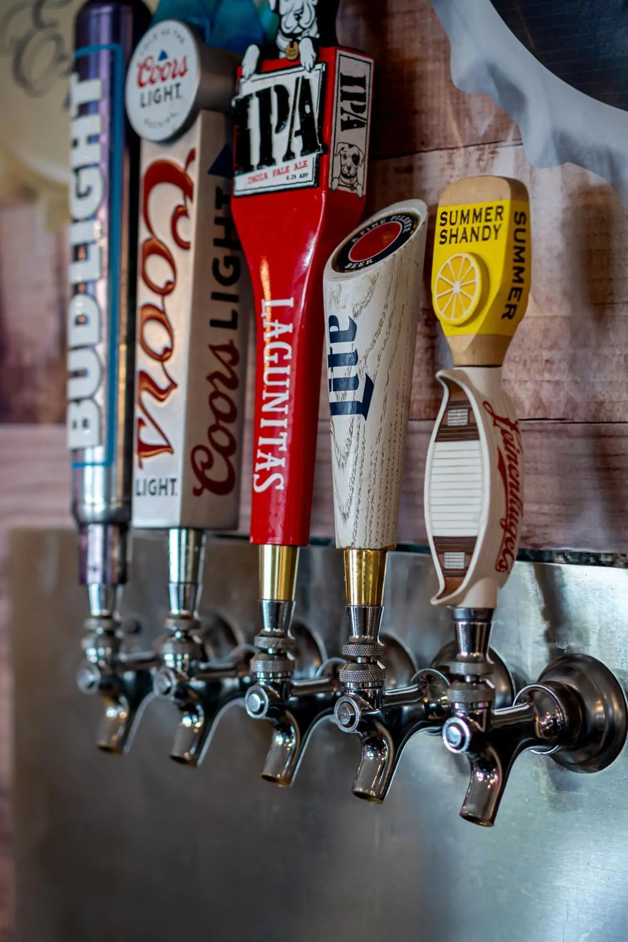 Lounge or bar in Fargo Inn and Suites Lounge or bar in Fargo Inn and Suites