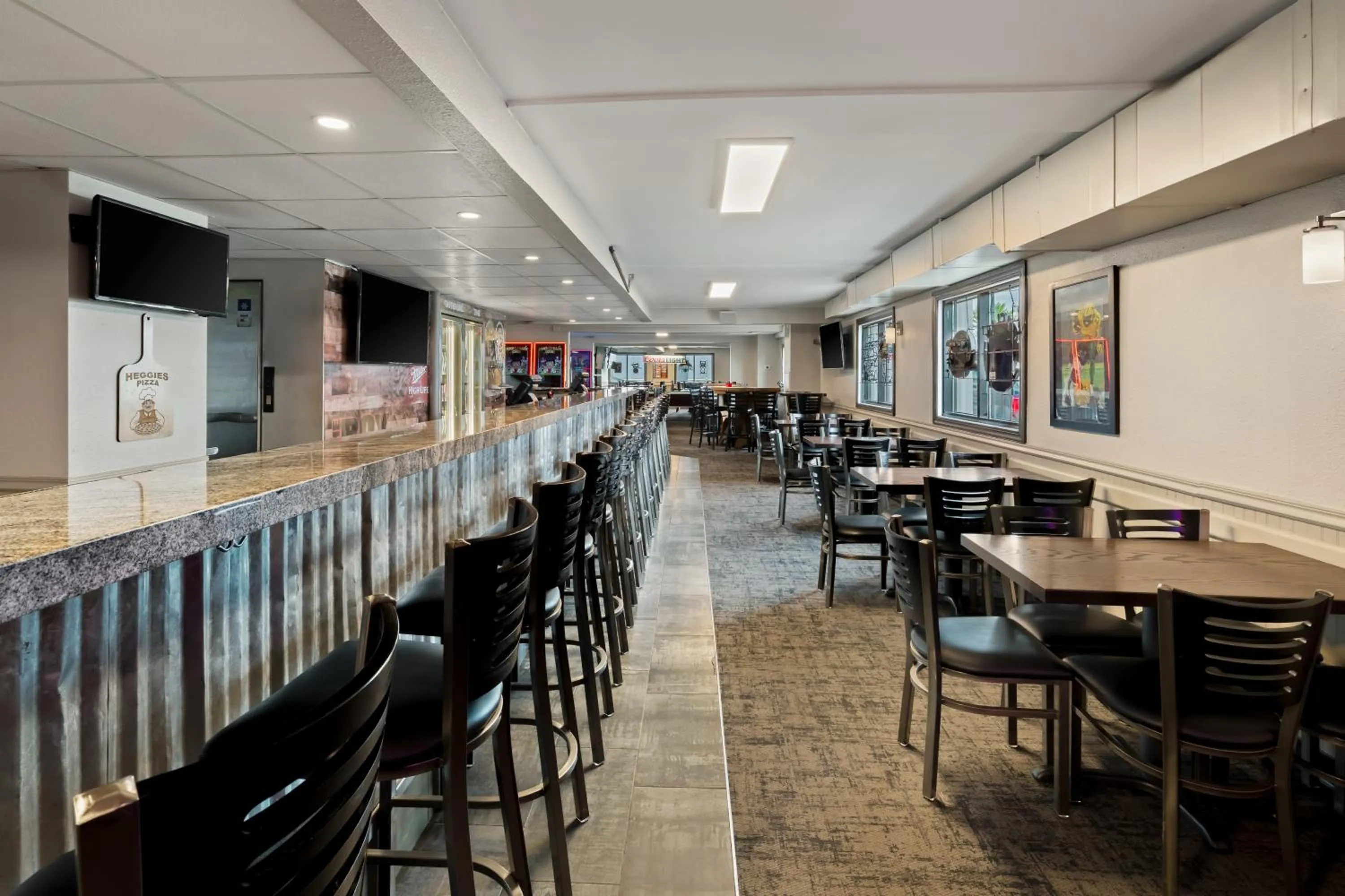 Lounge or bar in Fargo Inn and Suites