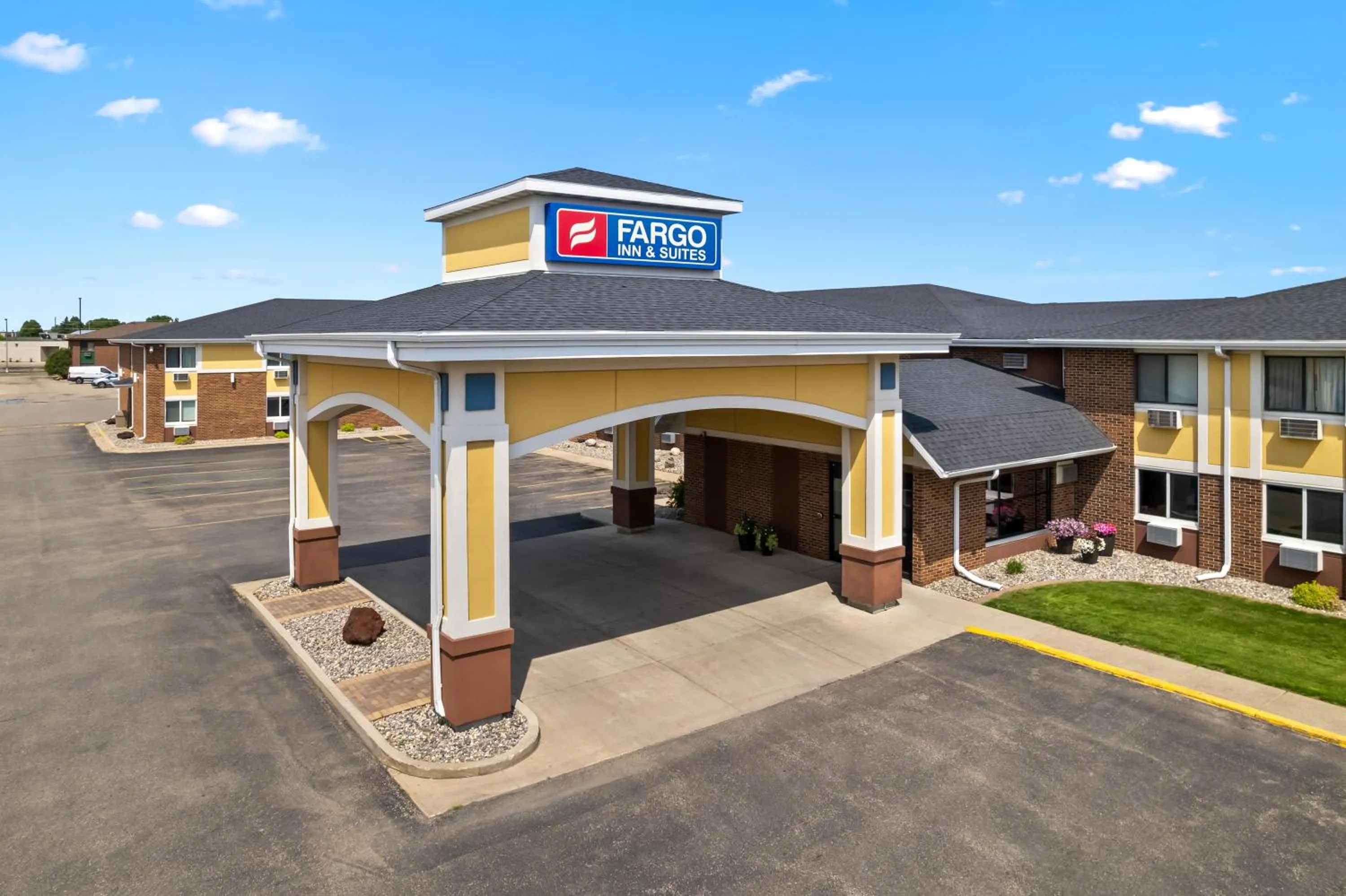 Facade/entrance in Fargo Inn and Suites