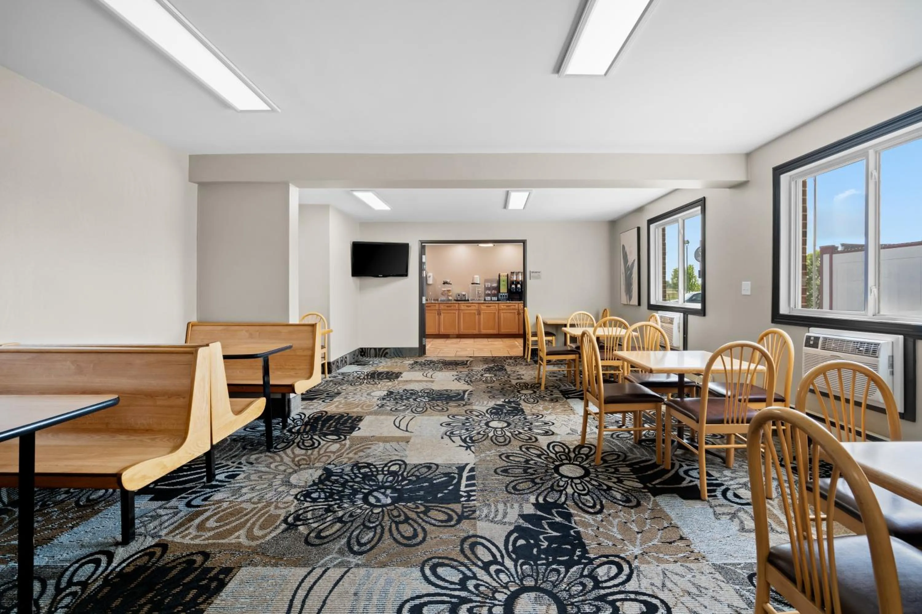 Breakfast in Fargo Inn and Suites