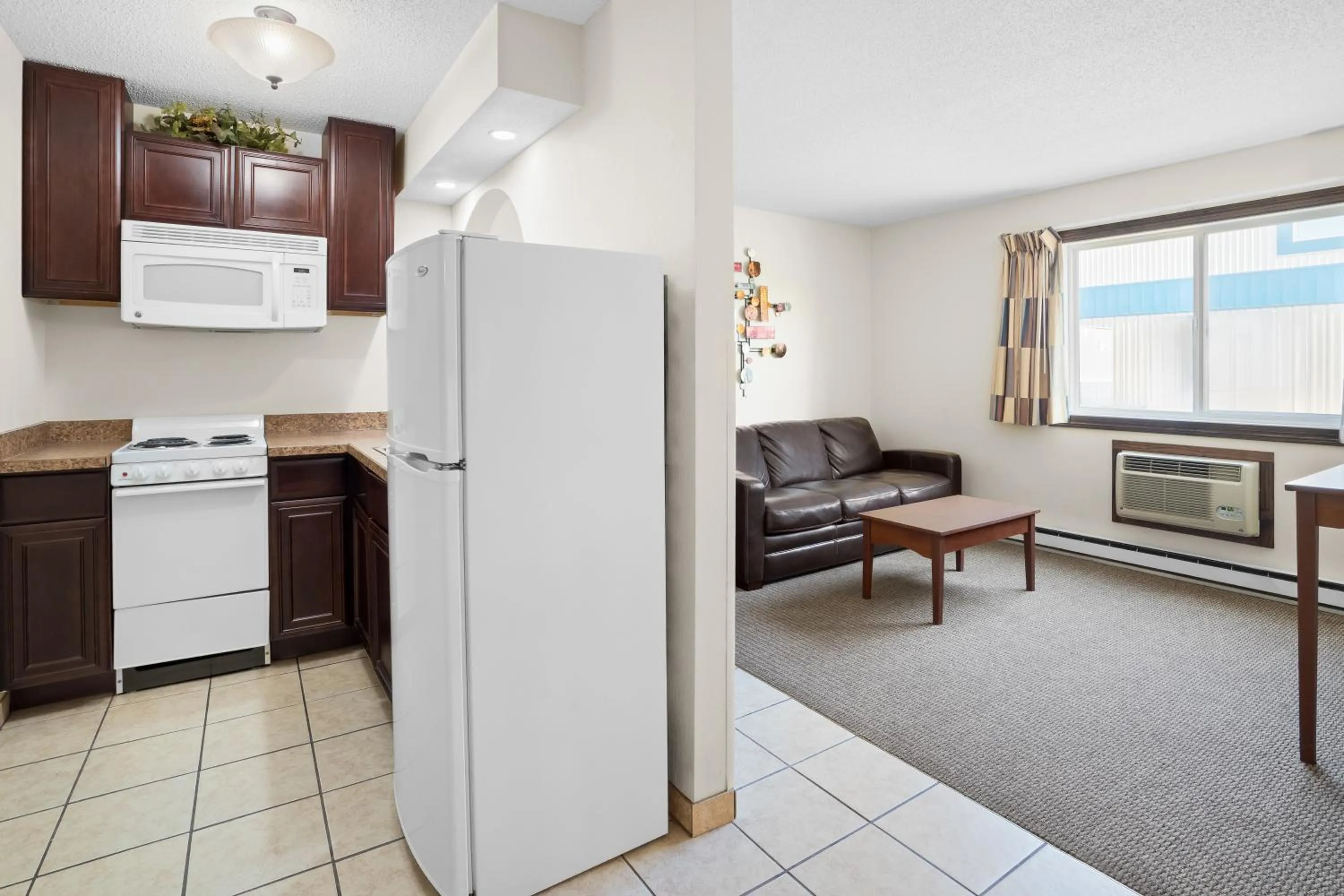 Kitchen or kitchenette in Fargo Inn and Suites