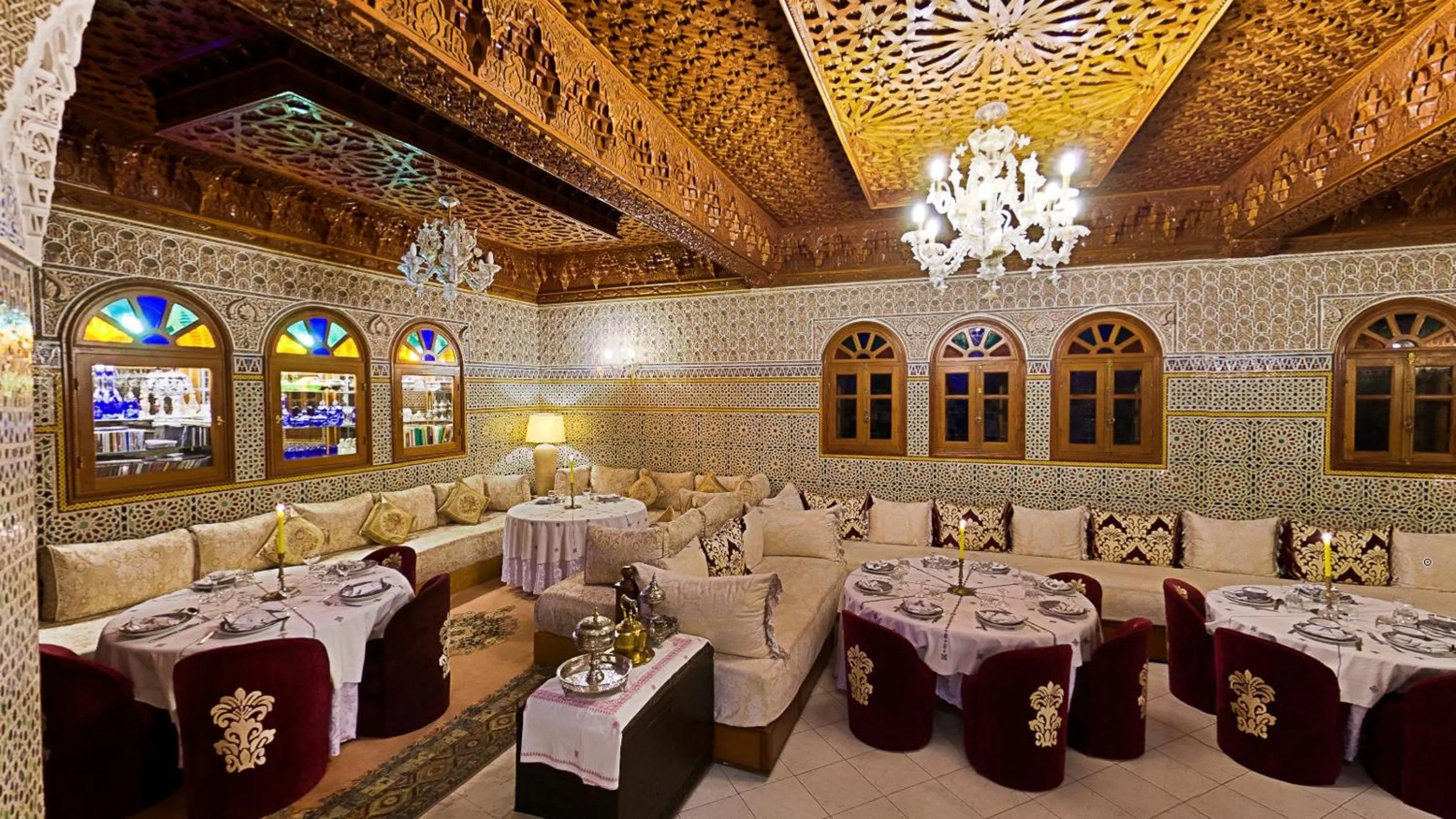 Restaurant/places to eat in Riad Dar Ziryab
