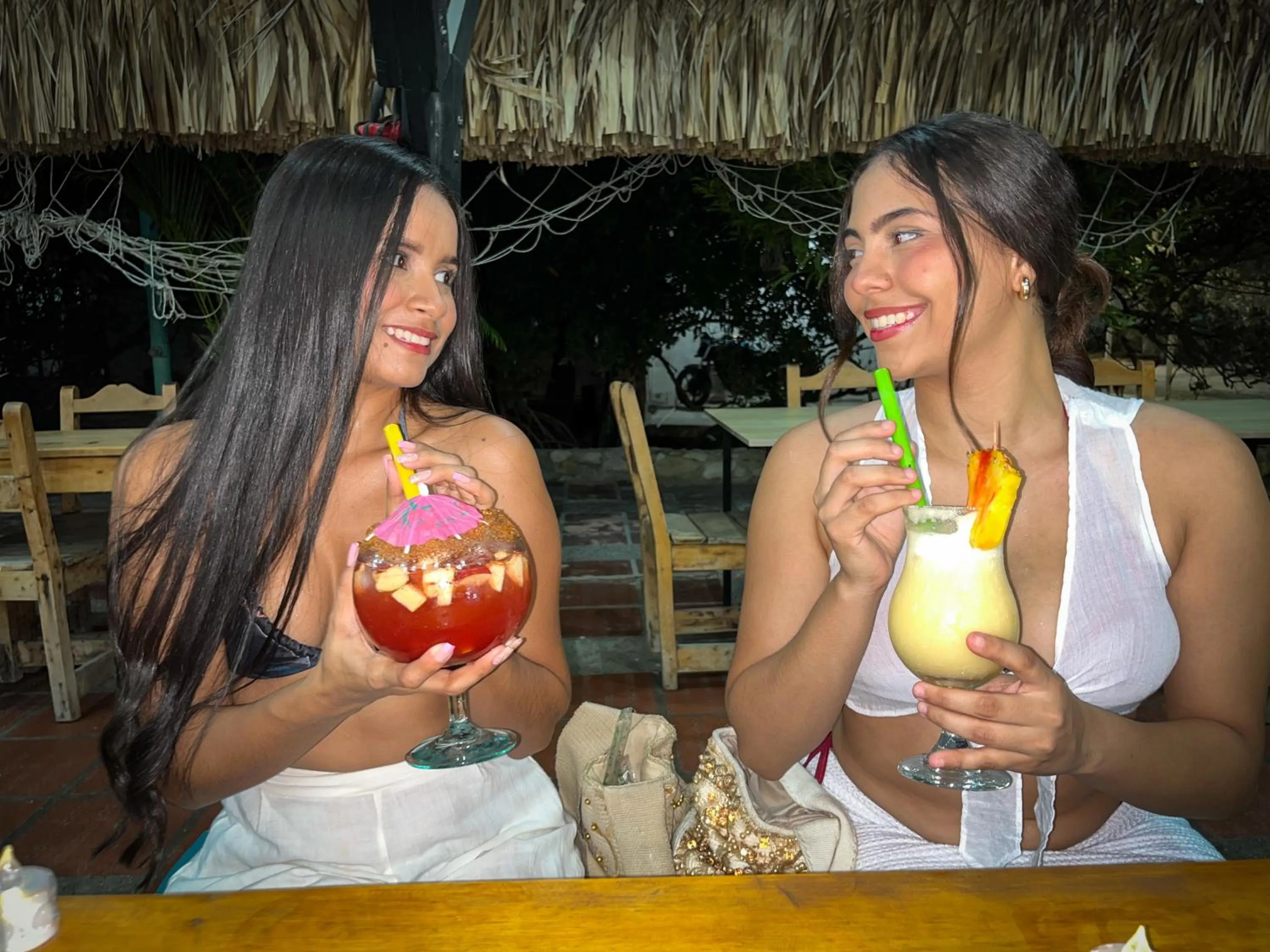 Restaurant/places to eat in Hotel Los Veleros Santa Marta