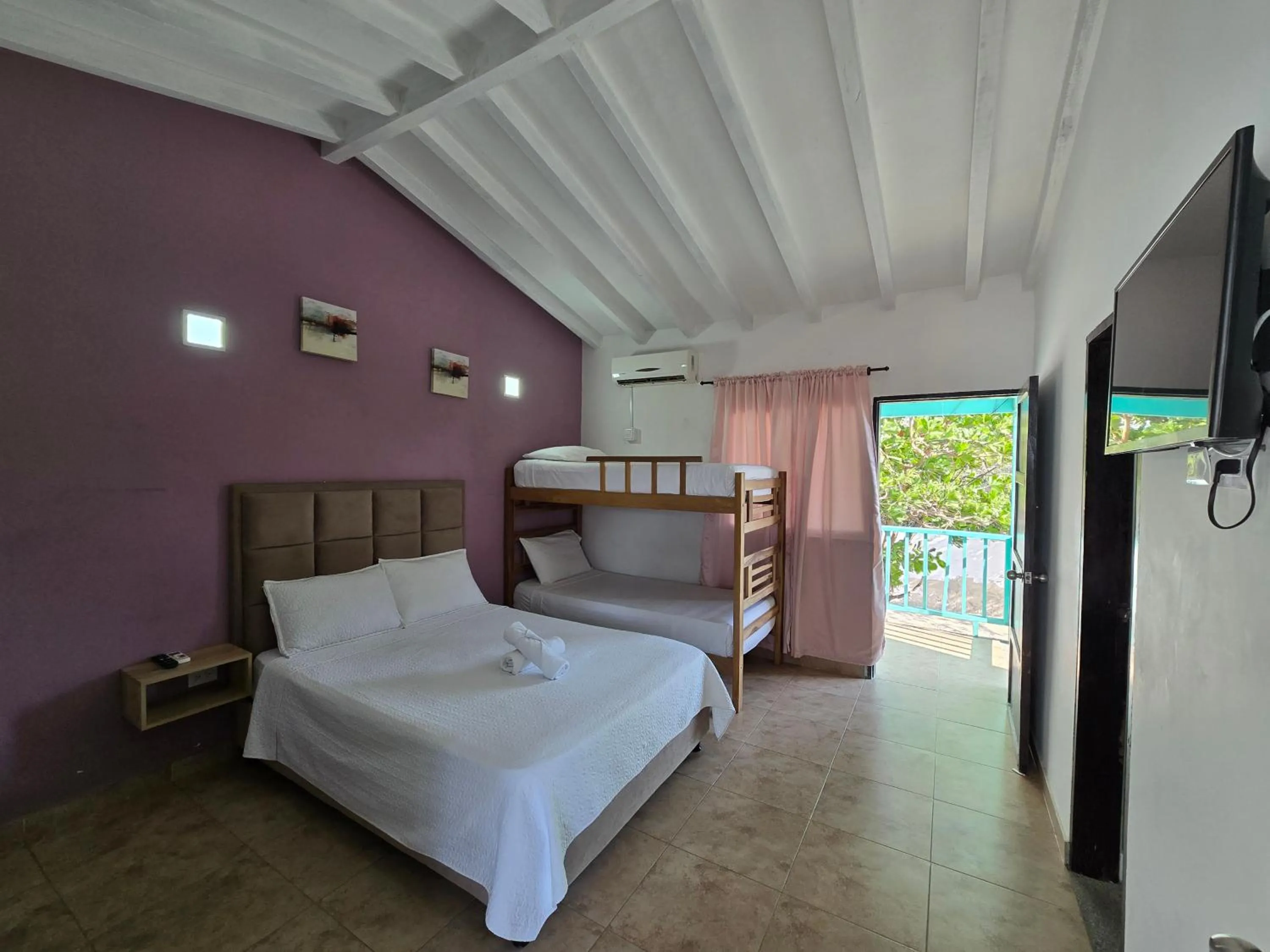 Bed in Hotel Los Veleros Santa Marta