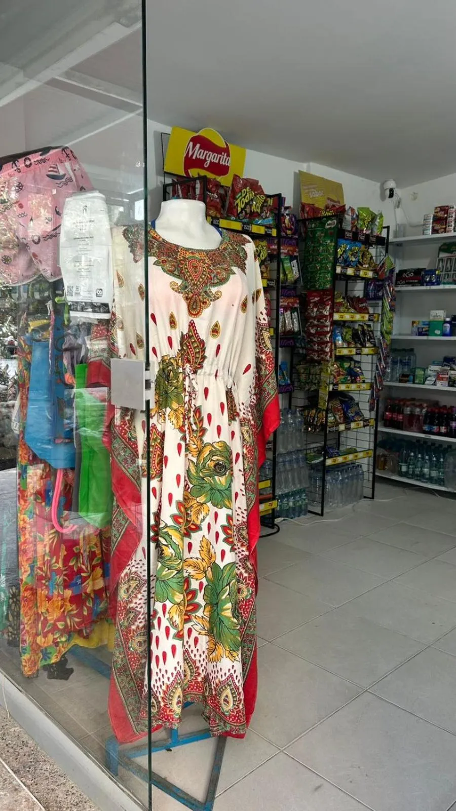 On-site shops in Hotel Los Veleros Santa Marta