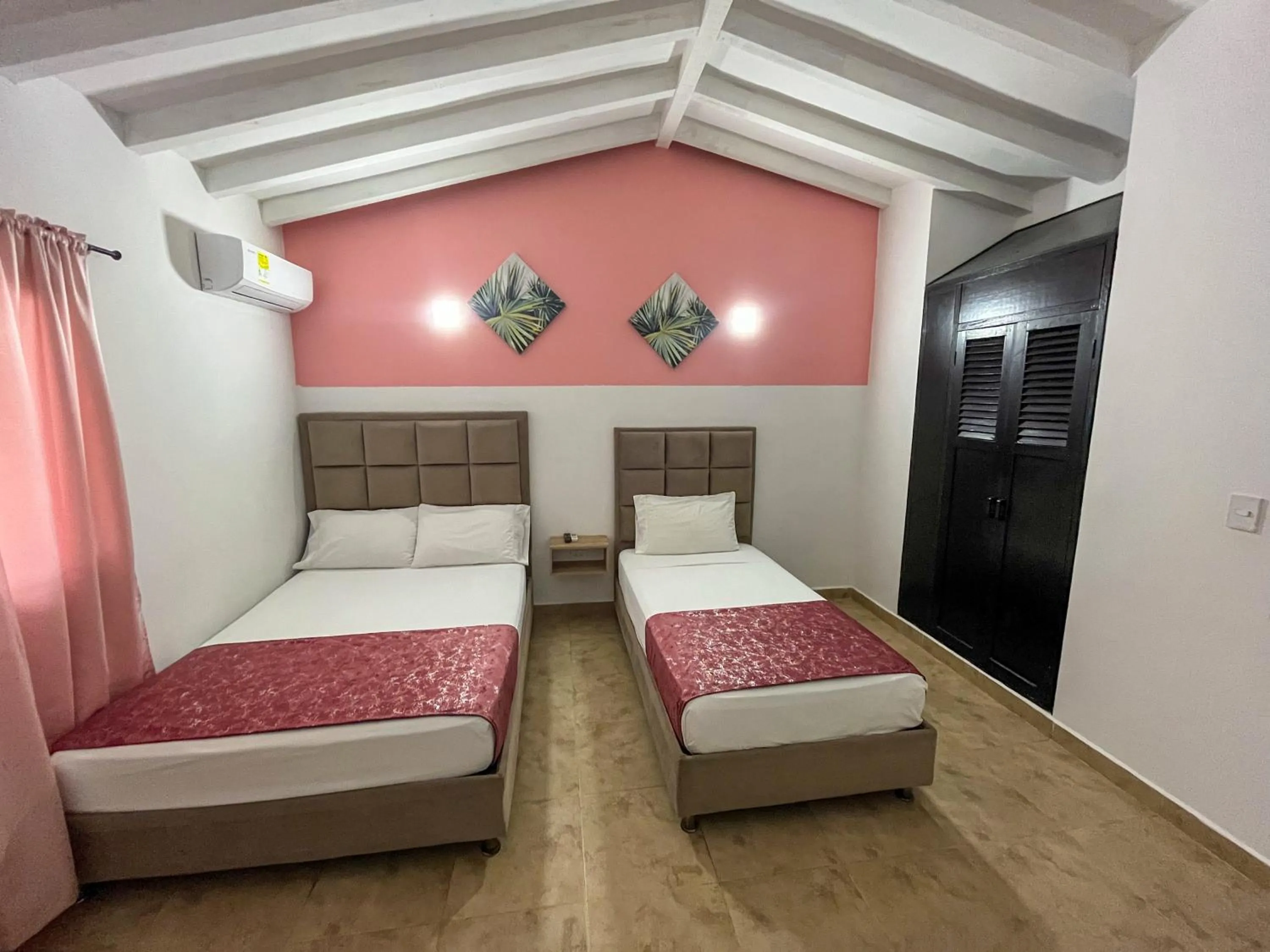 Photo of the whole room, Bed in Hotel Los Veleros Santa Marta