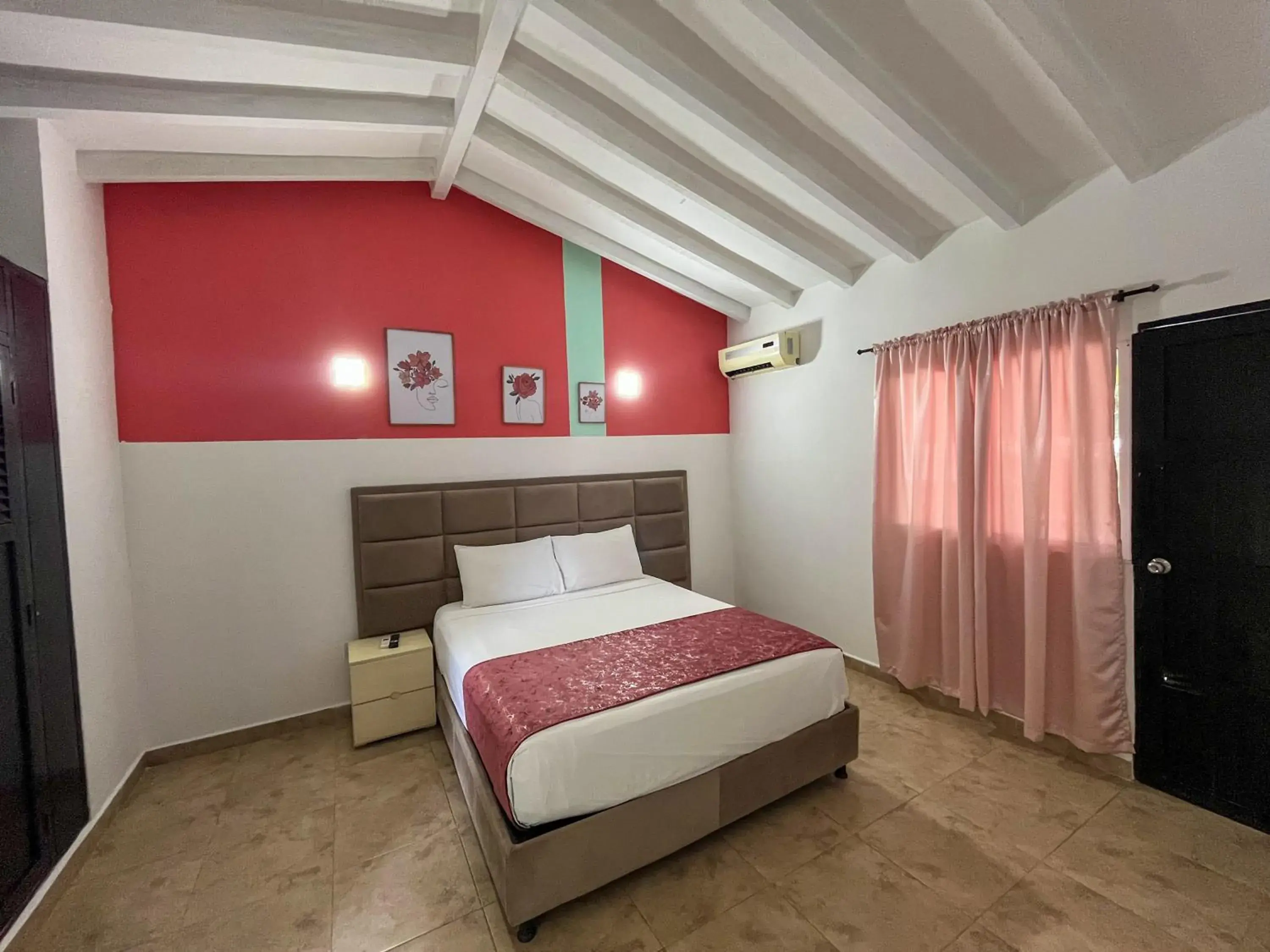 air conditioner, Bed in Hotel Los Veleros Santa Marta air conditioner, Bed in Hotel Los Veleros Santa Marta