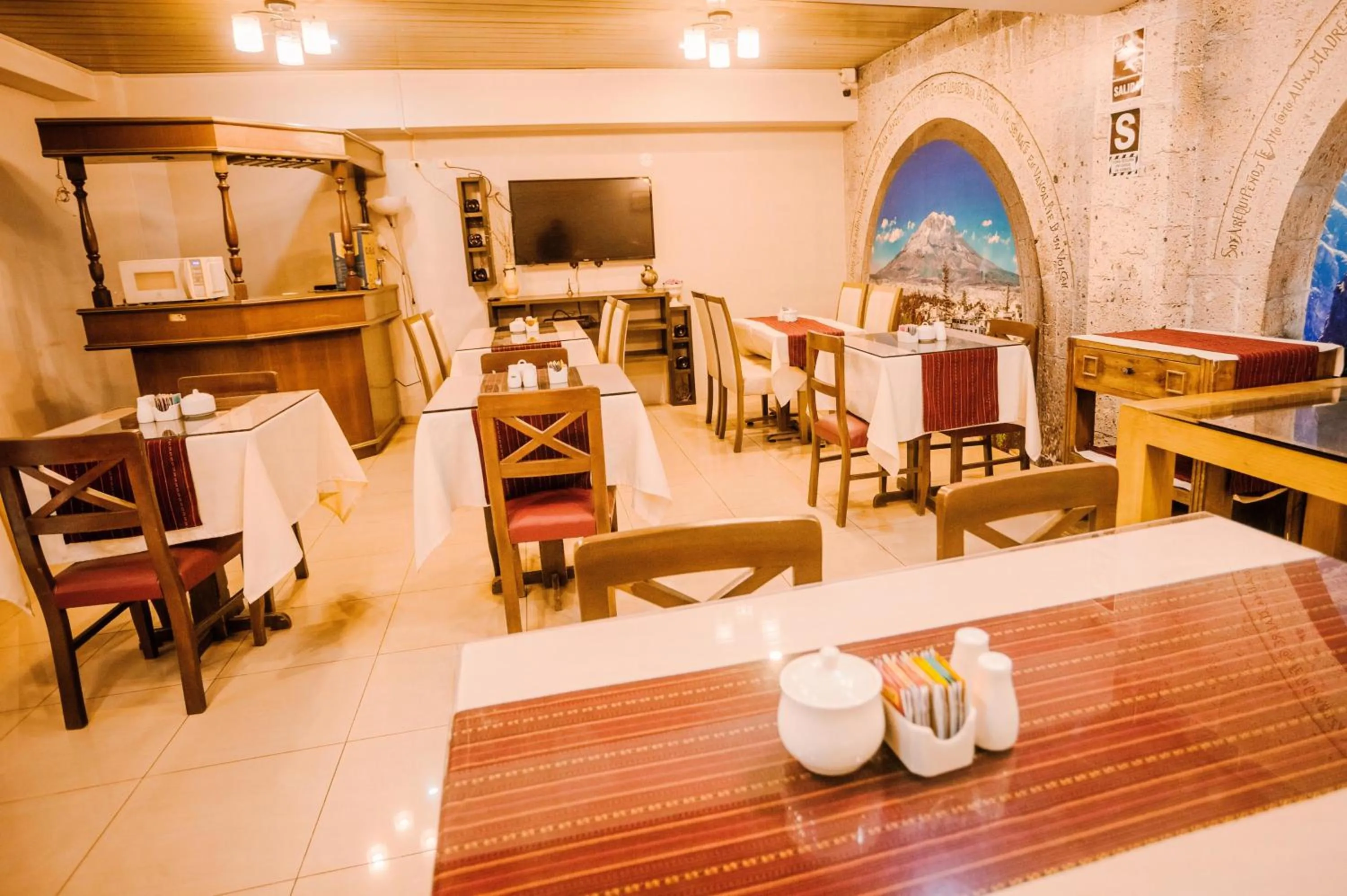 Breakfast in Villa Sillar