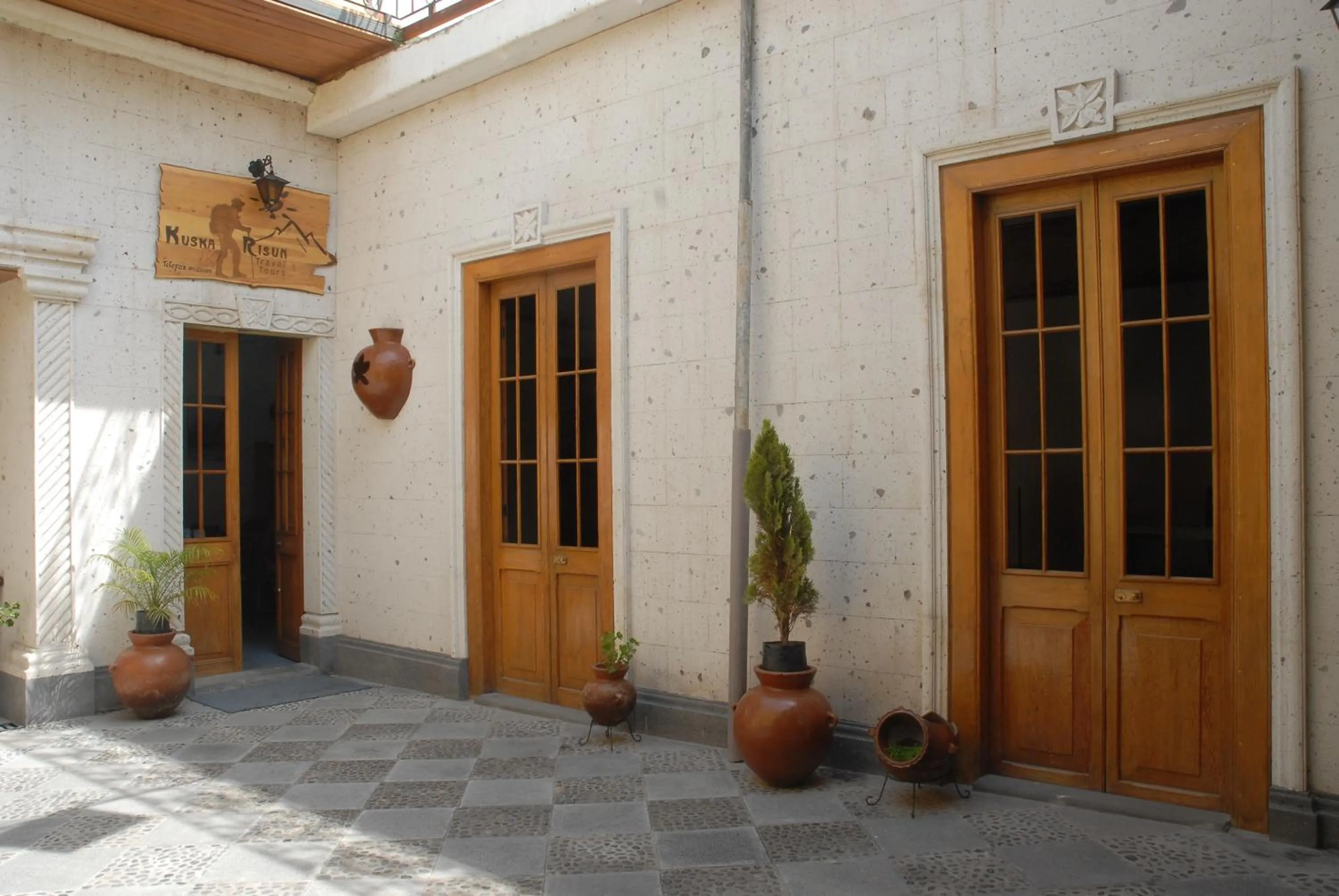 Facade/entrance in Villa Sillar