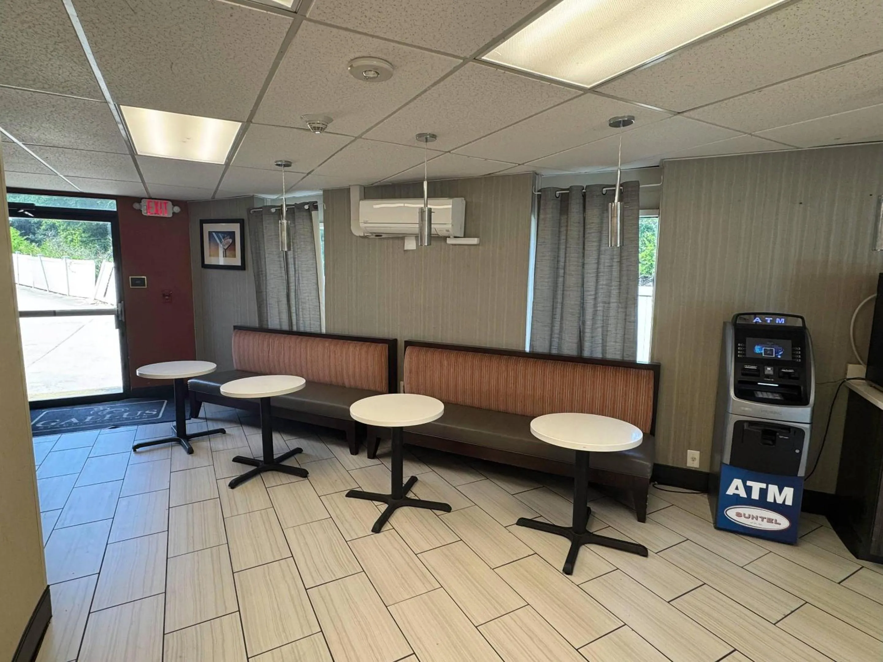 Lobby or reception in Gallus Stadium Park Inn, an Ascend Collection Hotel