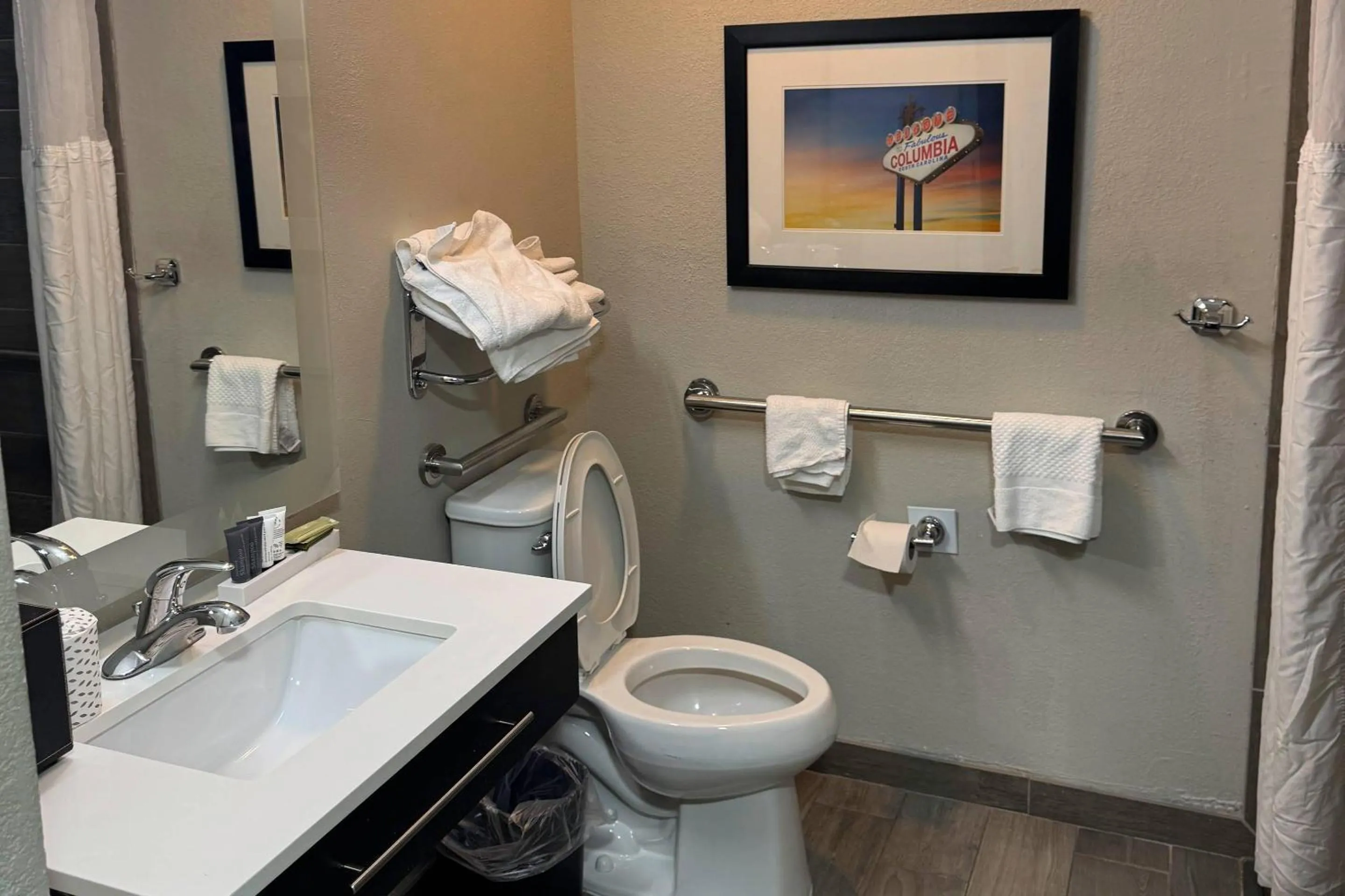 Bedroom in Gallus Stadium Park Inn, an Ascend Collection Hotel