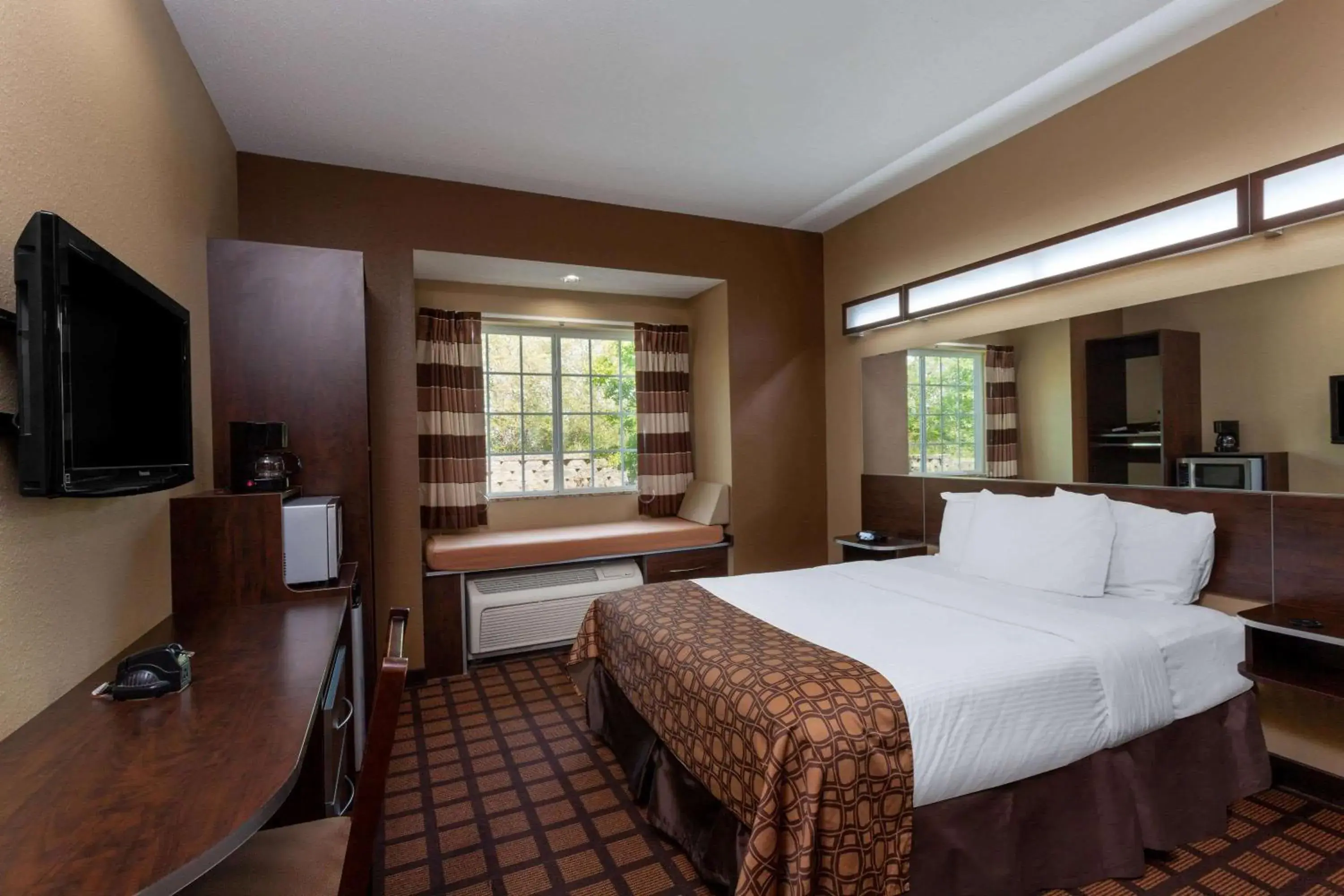 Photo of the whole room, Bed in Microtel Inn & Suites by Wyndham Columbia Photo of the whole room, Bed in Microtel Inn & Suites by Wyndham Columbia