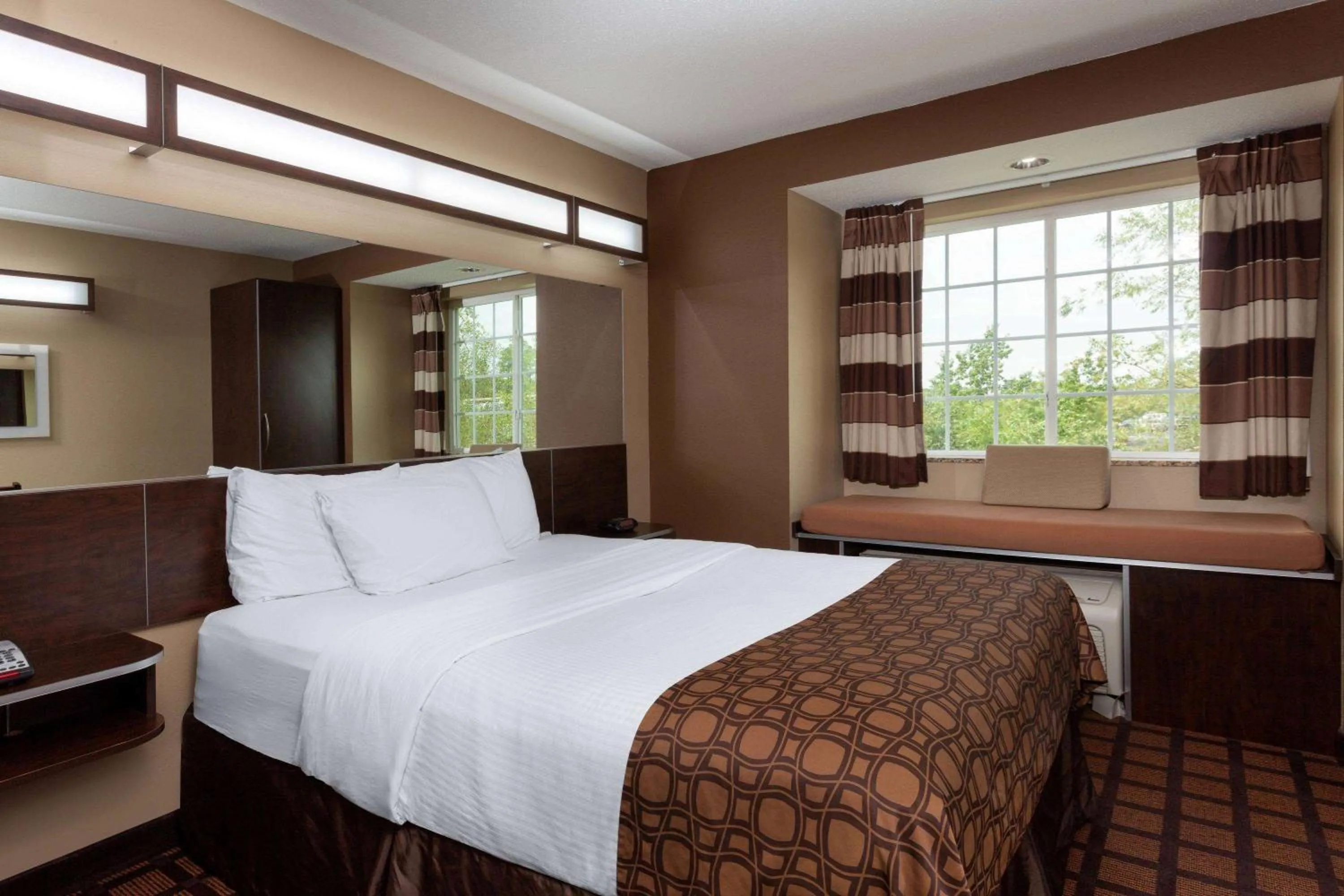 Photo of the whole room, Bed in Microtel Inn & Suites by Wyndham Columbia