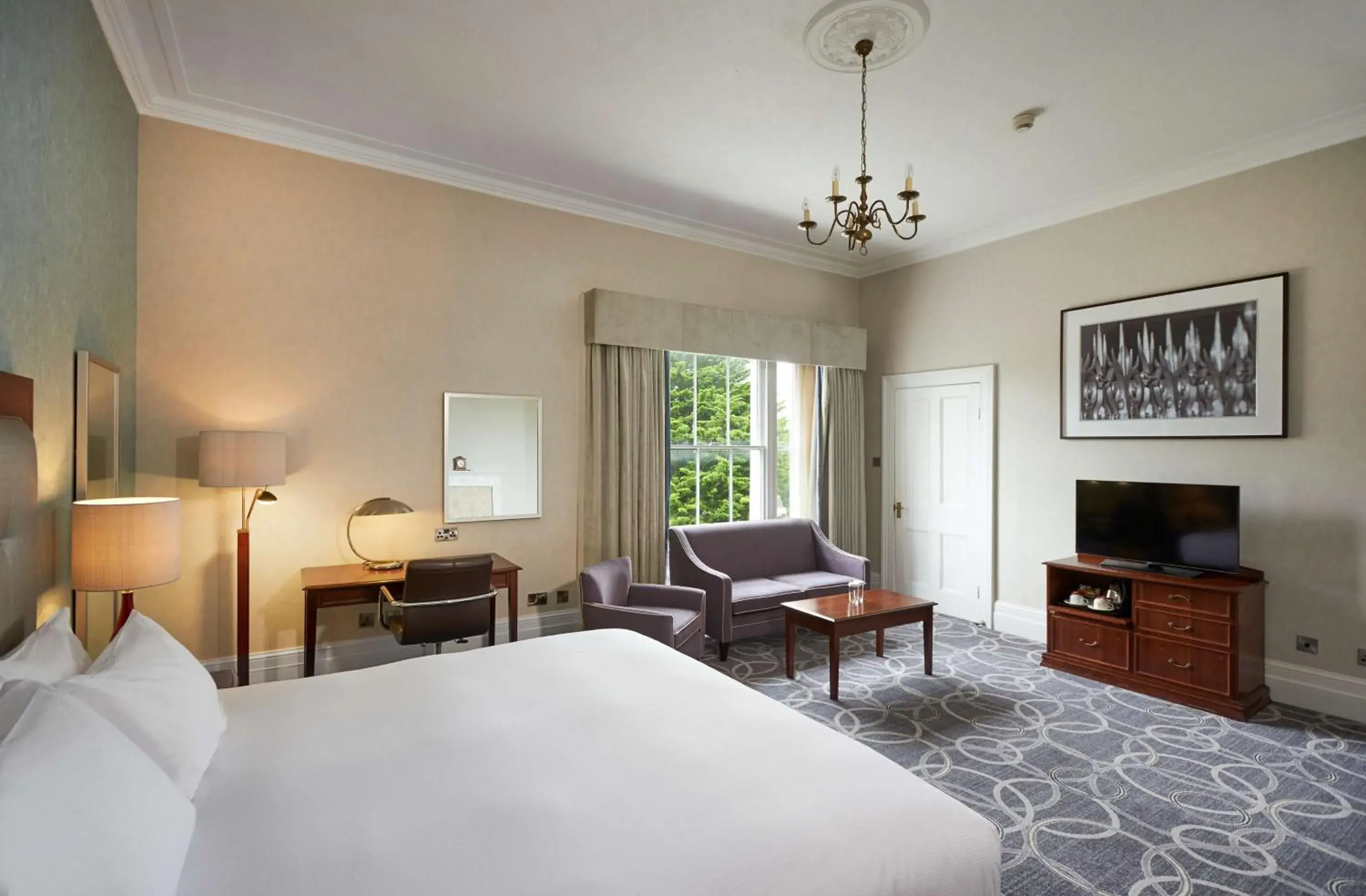 Superior Room in Hilton Puckrup Hall Hotel & Golf Club, Tewkesbury Superior Room in Hilton Puckrup Hall Hotel & Golf Club, Tewkesbury