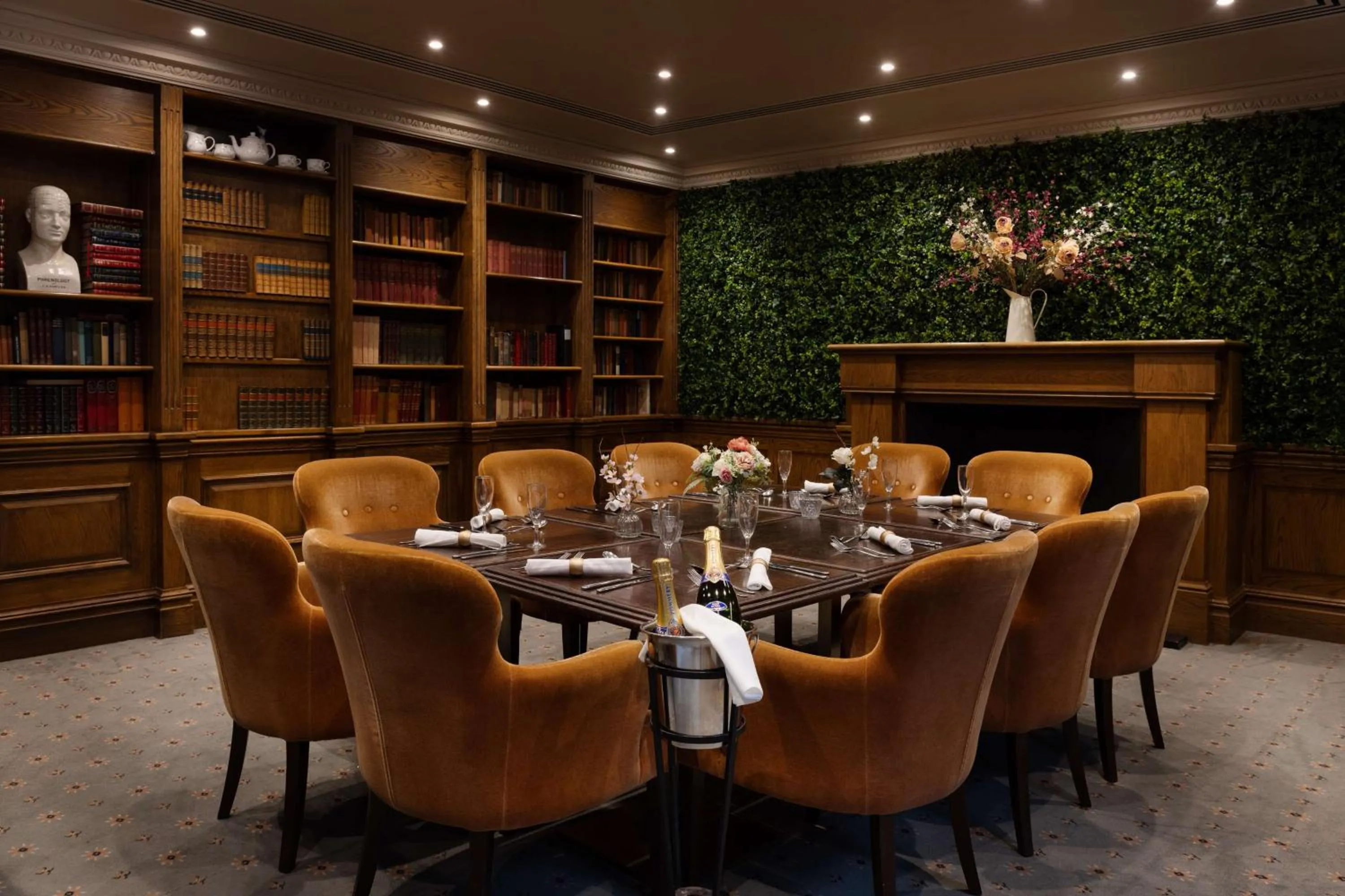 Meeting/conference room in Hilton Puckrup Hall Hotel & Golf Club, Tewkesbury