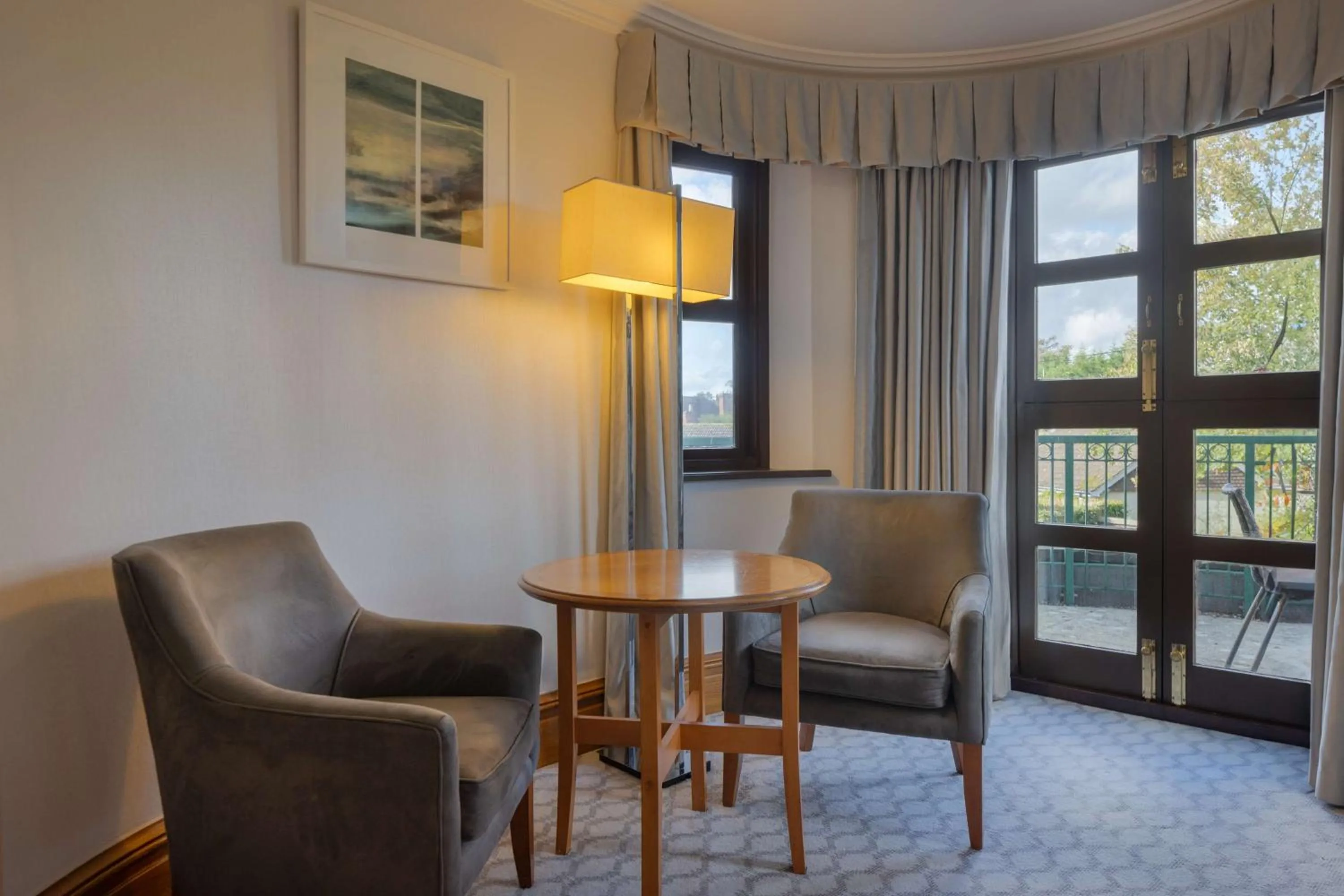 Living room in Hilton Puckrup Hall Hotel & Golf Club, Tewkesbury