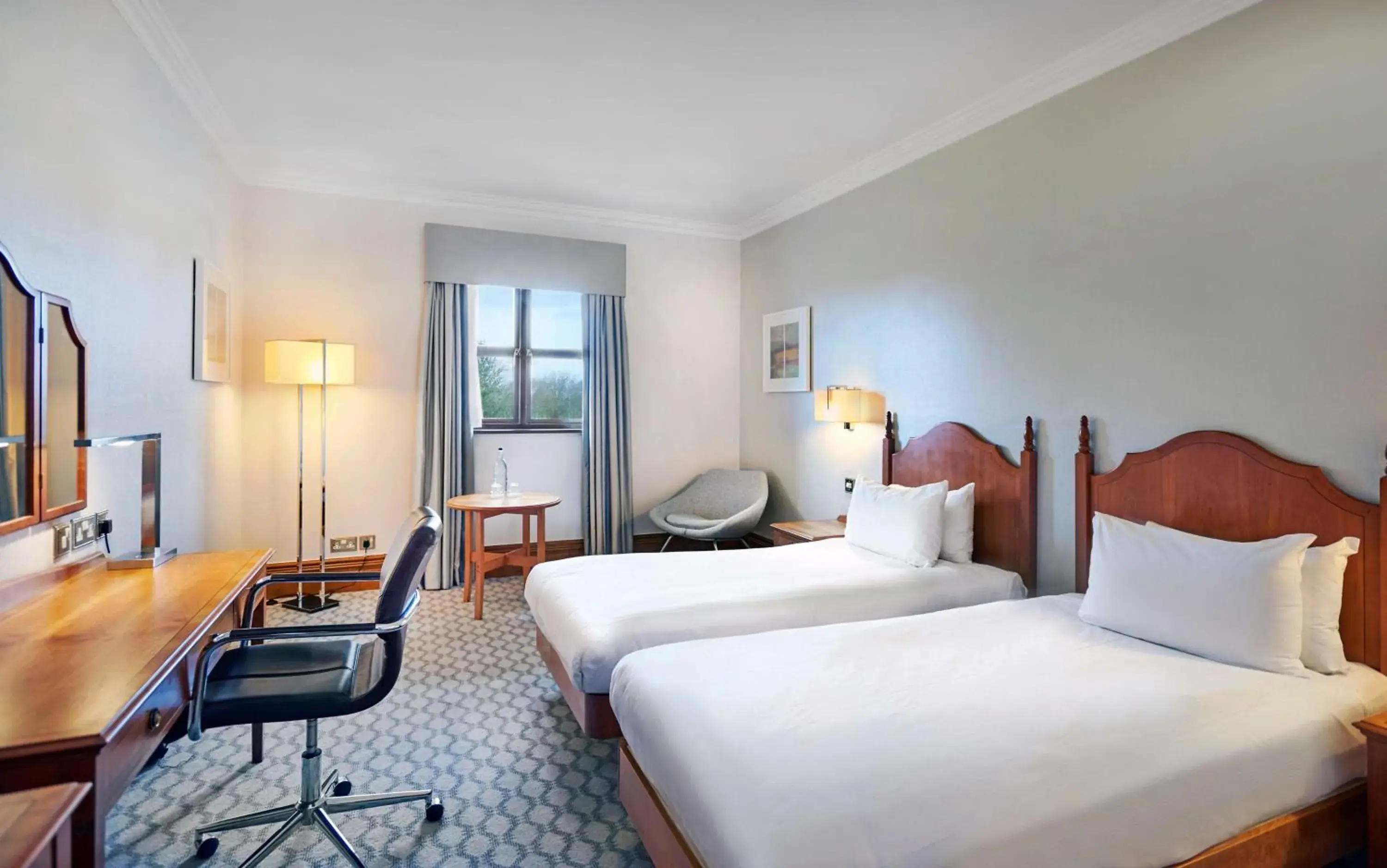 Bedroom, Bed in Hilton Puckrup Hall Hotel & Golf Club, Tewkesbury Bedroom, Bed in Hilton Puckrup Hall Hotel & Golf Club, Tewkesbury