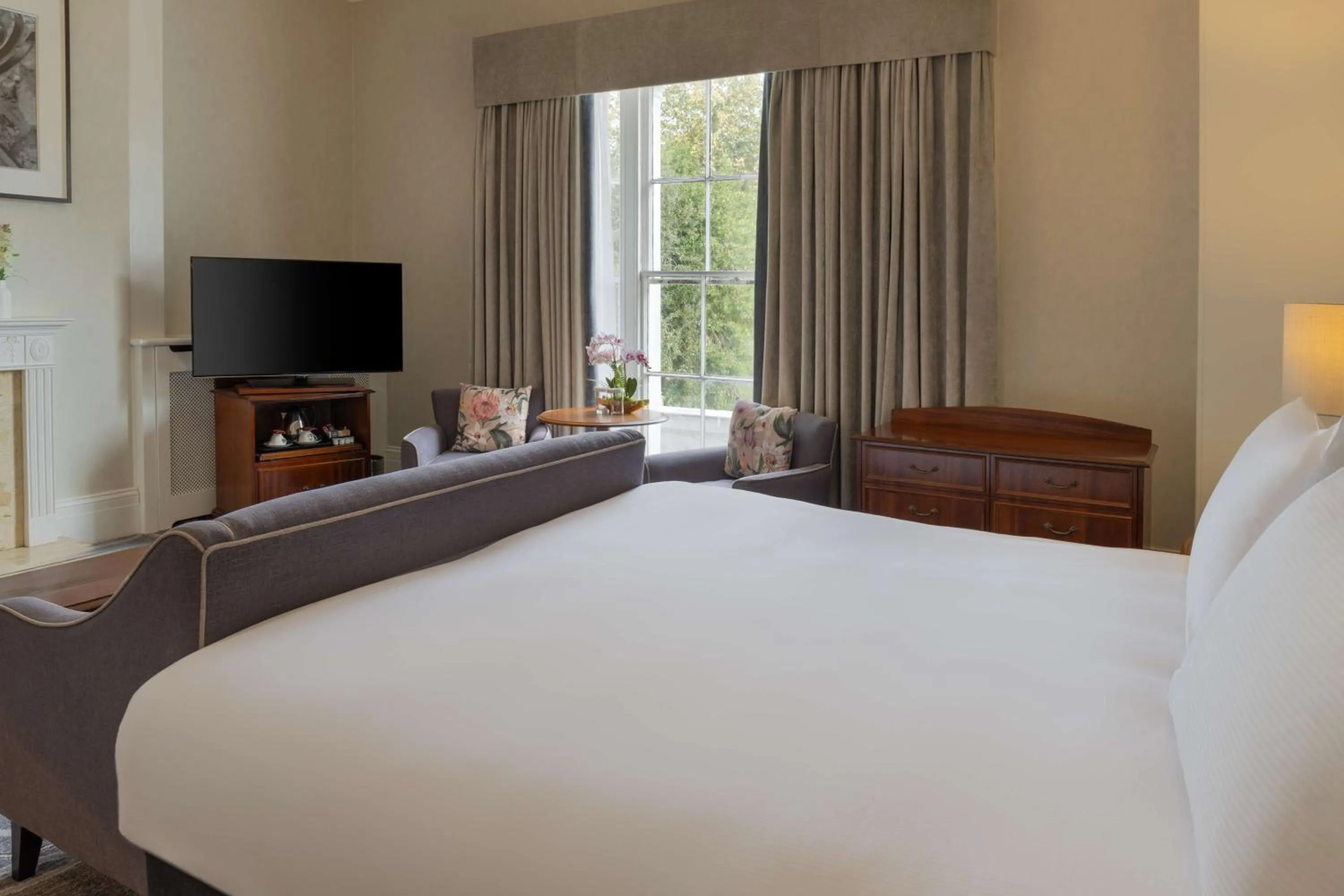 Bed in Hilton Puckrup Hall Hotel & Golf Club, Tewkesbury