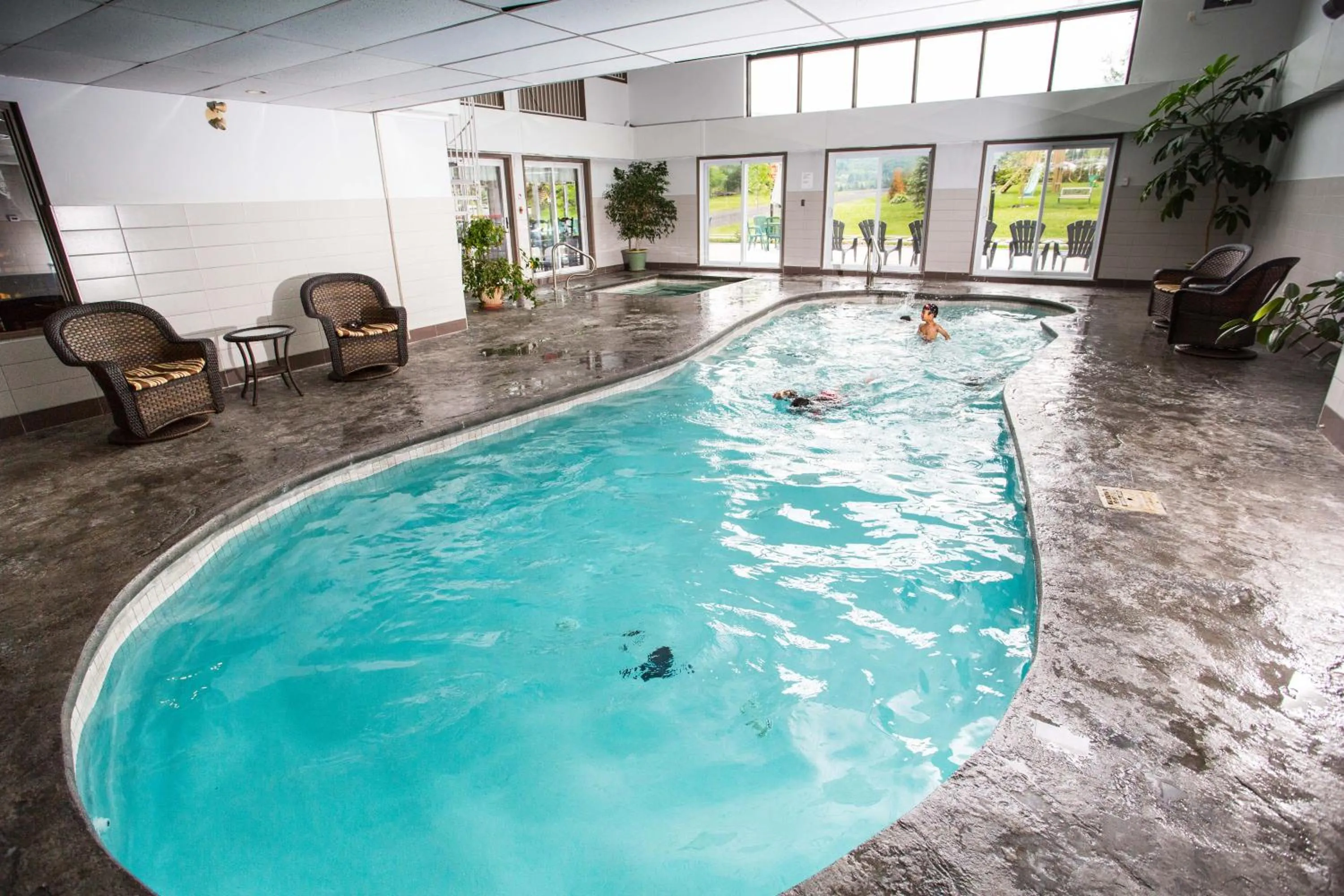 Swimming pool in Hotel Bromont