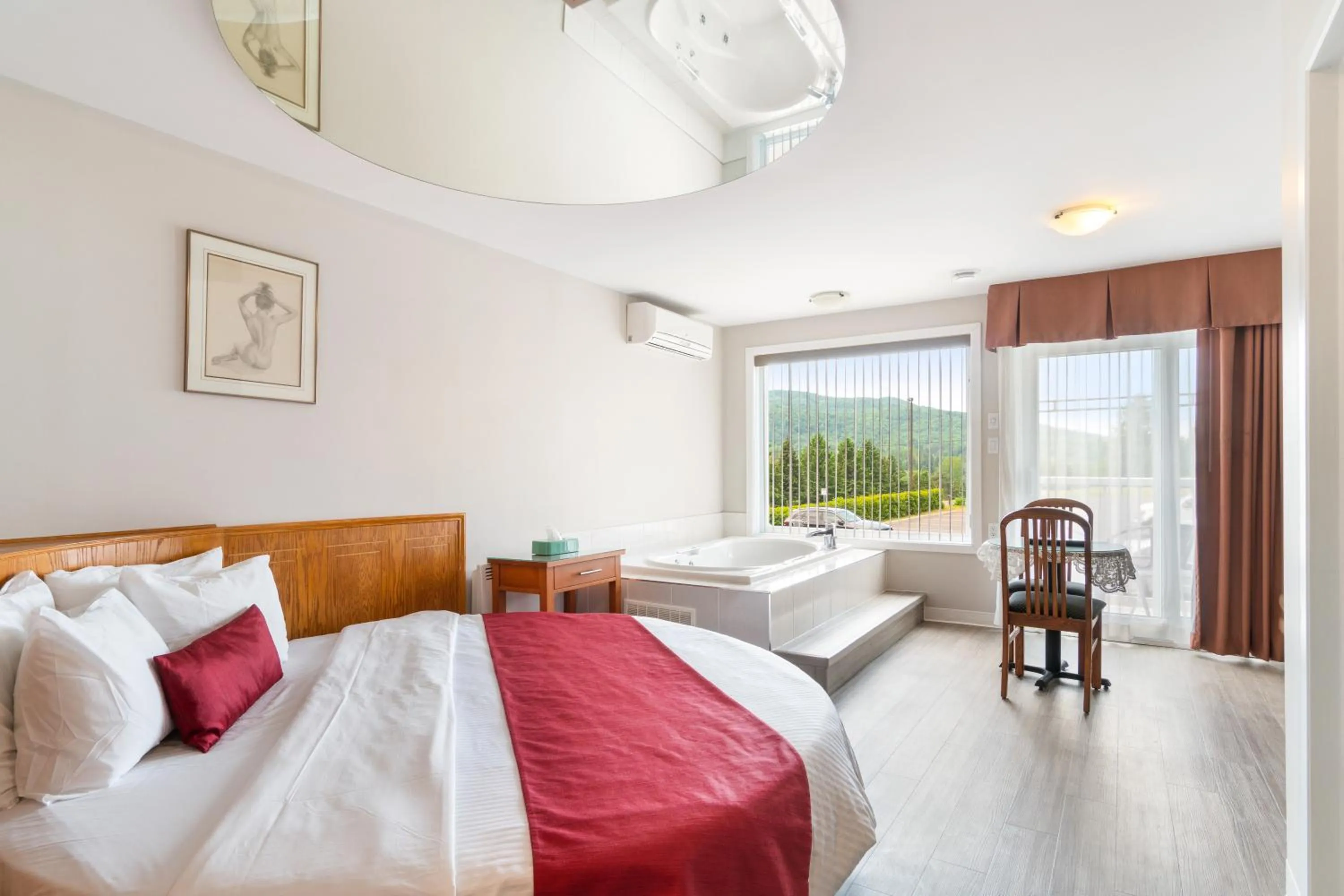 Bed in Hotel Bromont