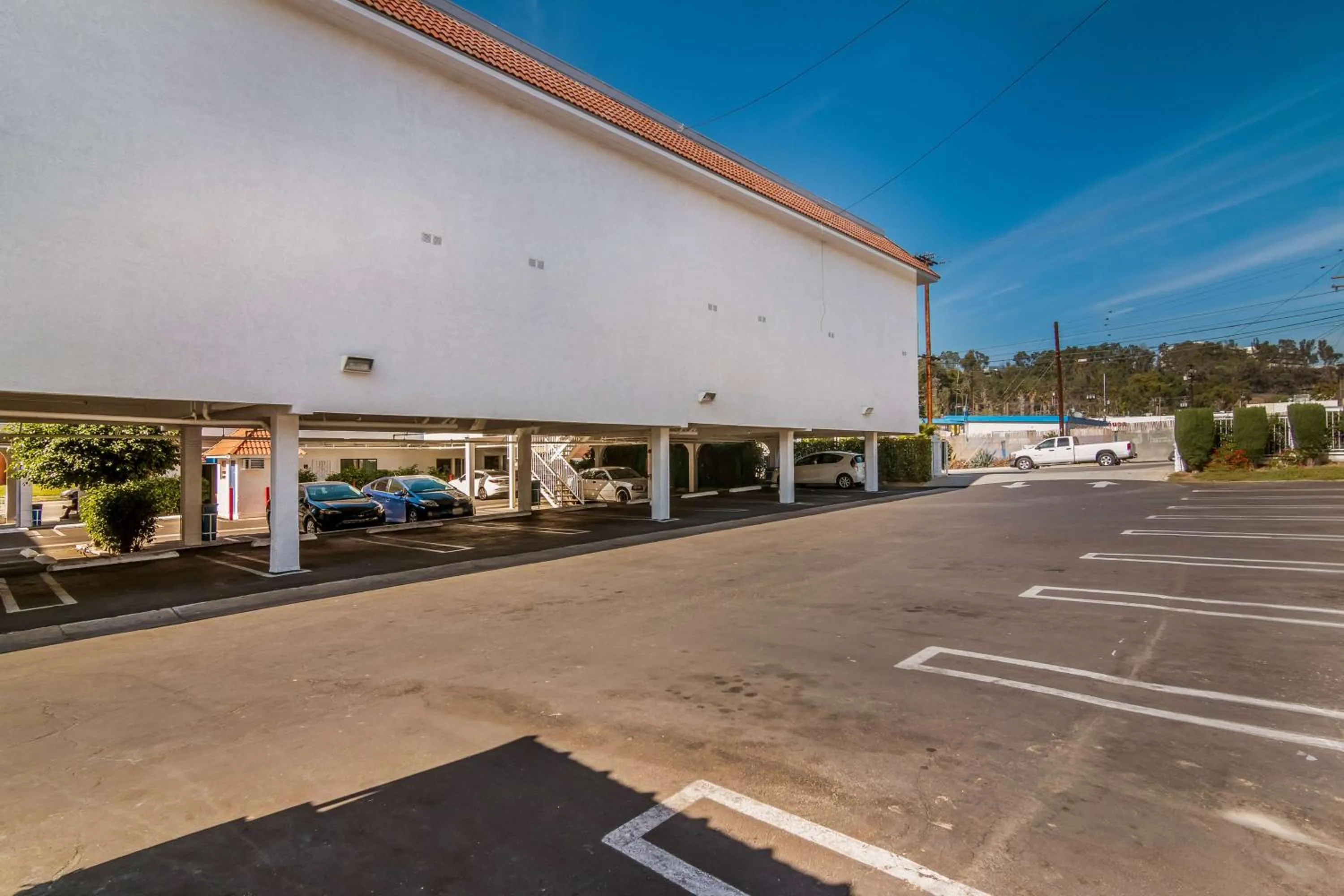 Property building in Motel 6 Monterey Park