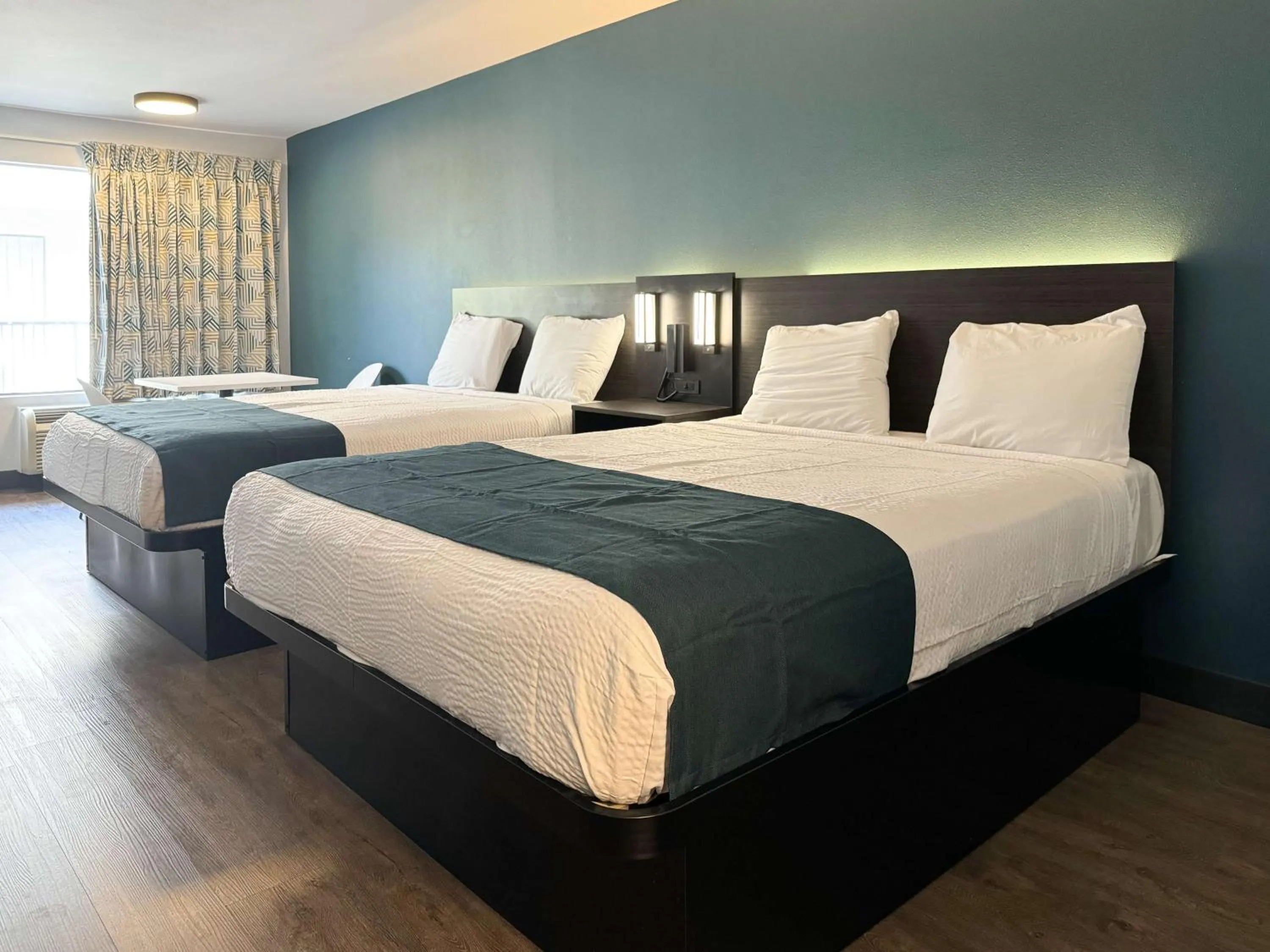 Bedroom, Bed in Studio 6 Suites Gardena, CA