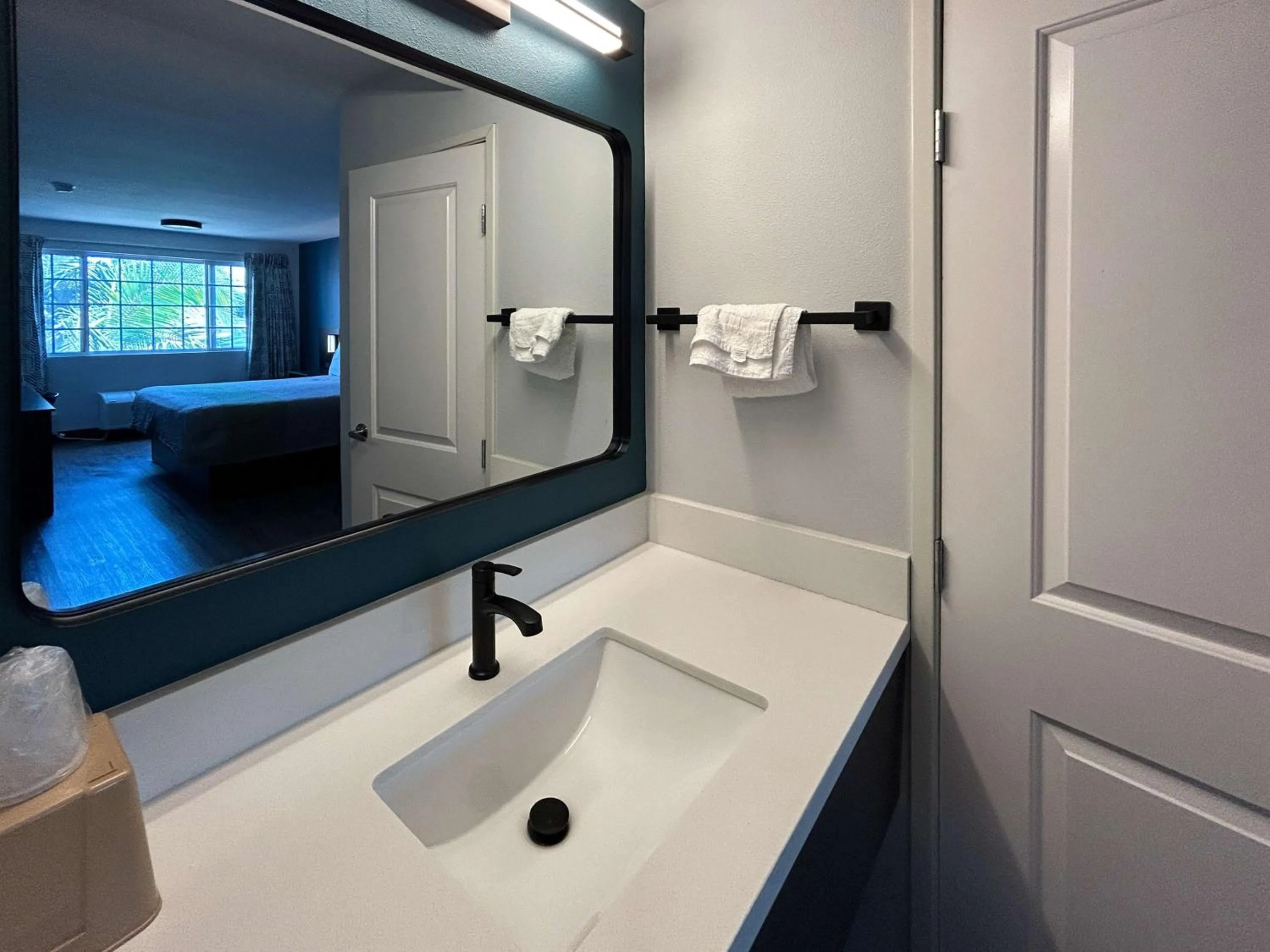 Bathroom in Studio 6 Suites Gardena, CA