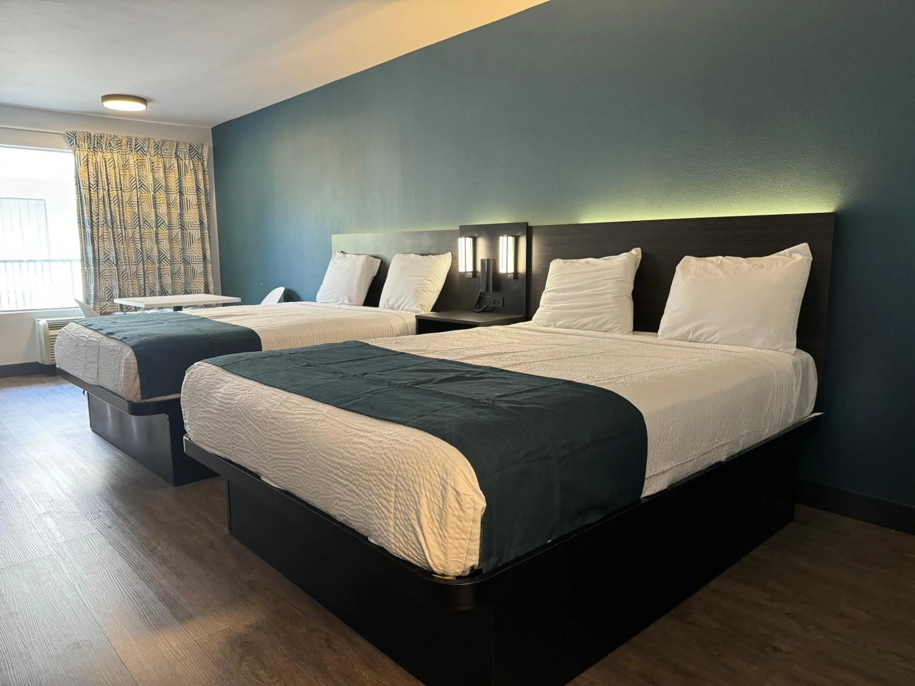 Bed in Studio 6 Suites Gardena, CA