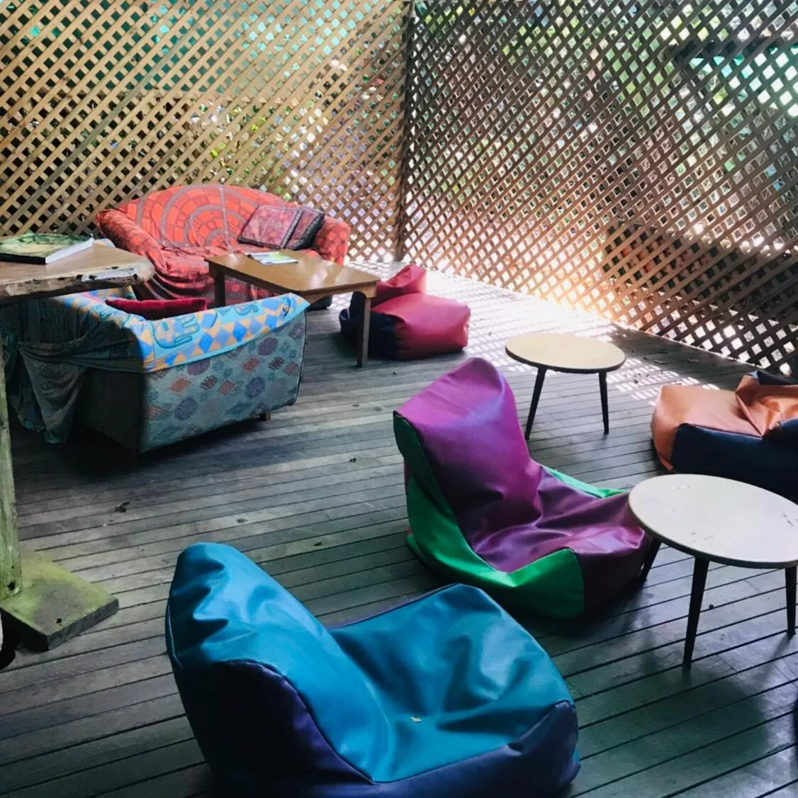 Communal lounge/ TV room in Daintree Crocodylus