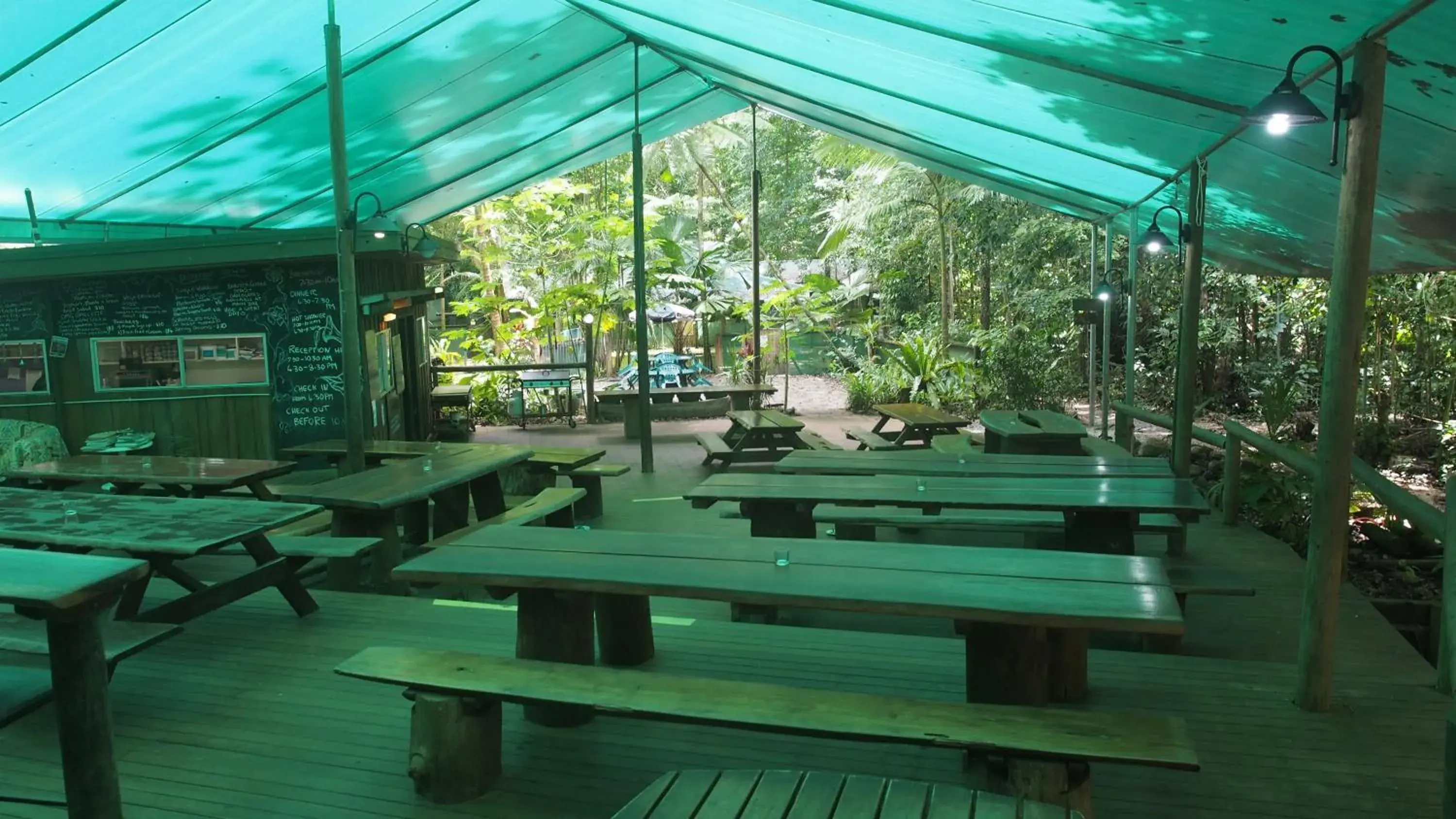 Restaurant/places to eat in Daintree Crocodylus Restaurant/places to eat in Daintree Crocodylus