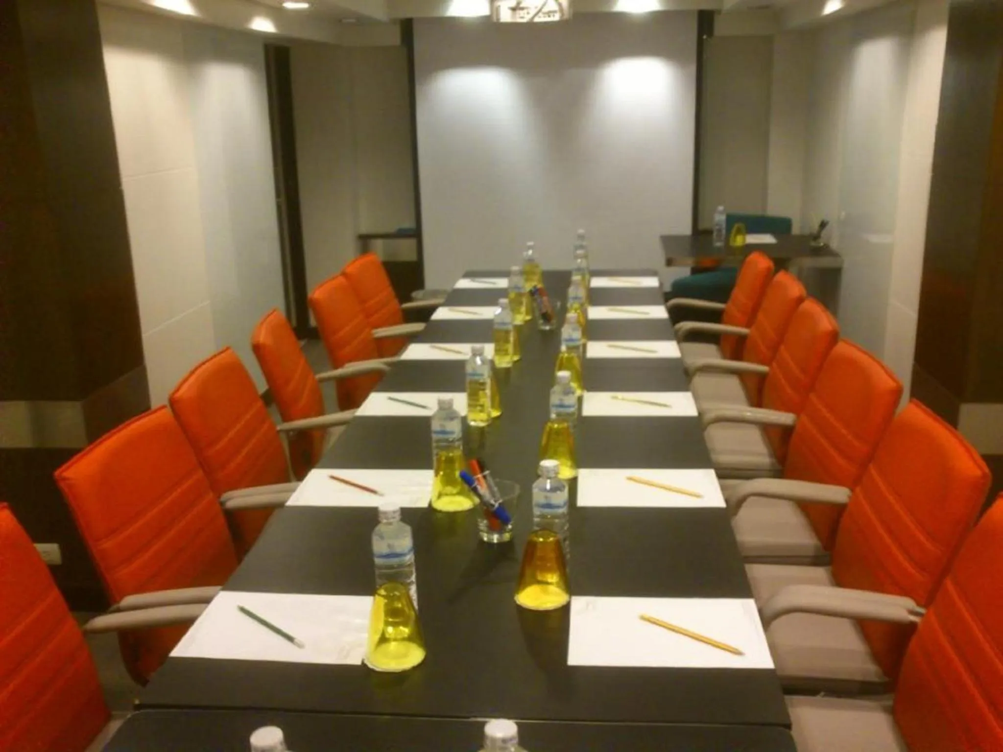 Business facilities in FX Hotel Metrolink Makkasan