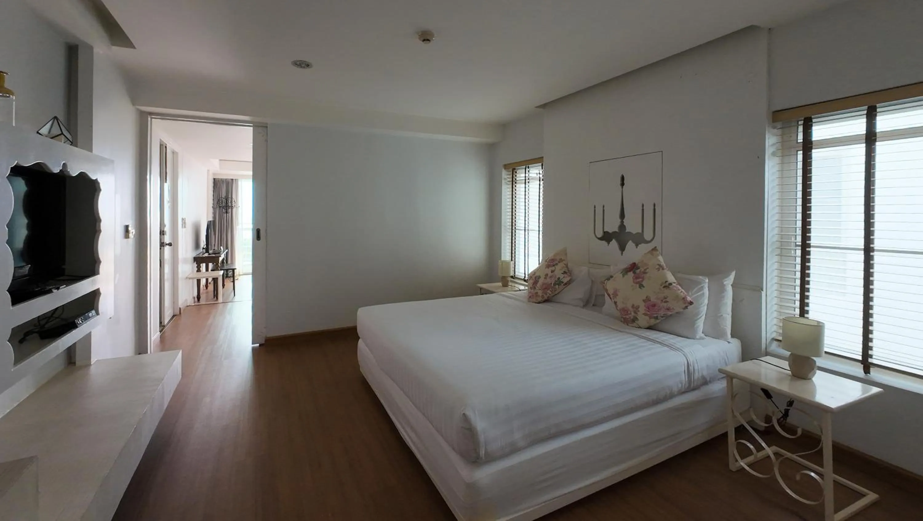 Bed in Verano Beach Villa
