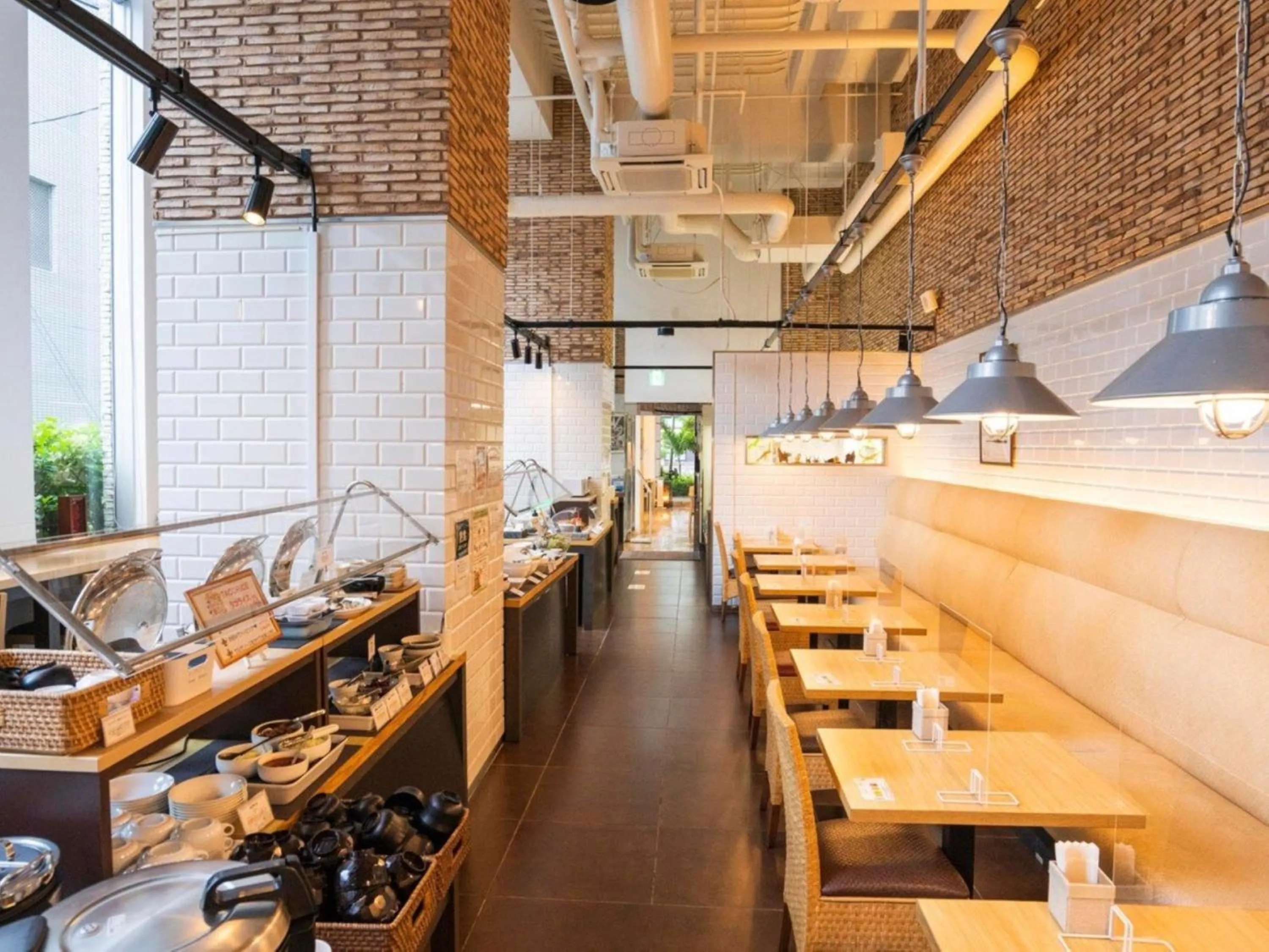 Restaurant/places to eat in Nishitetsu Resort Inn Naha