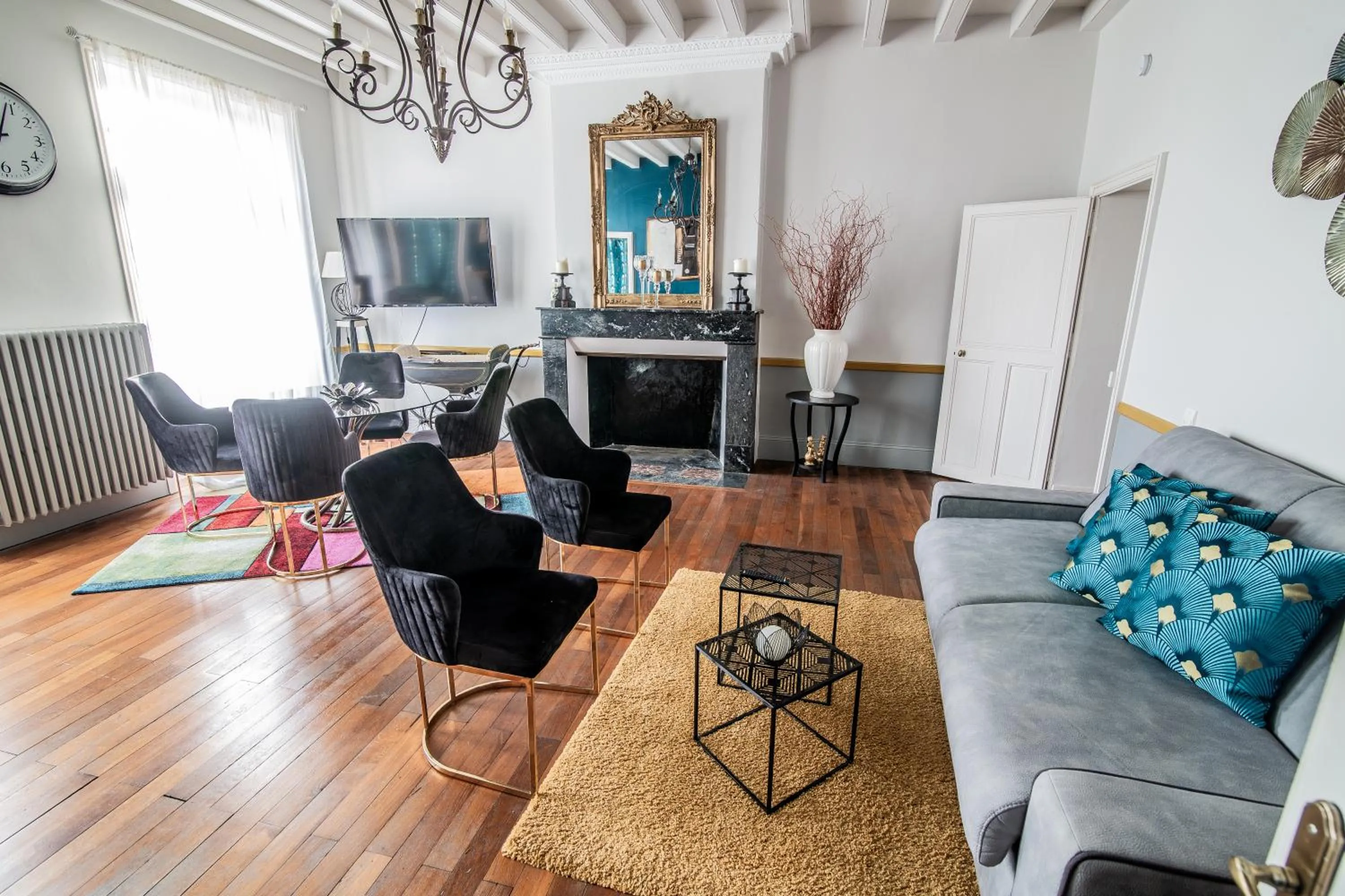TV and multimedia in Le Regisseur