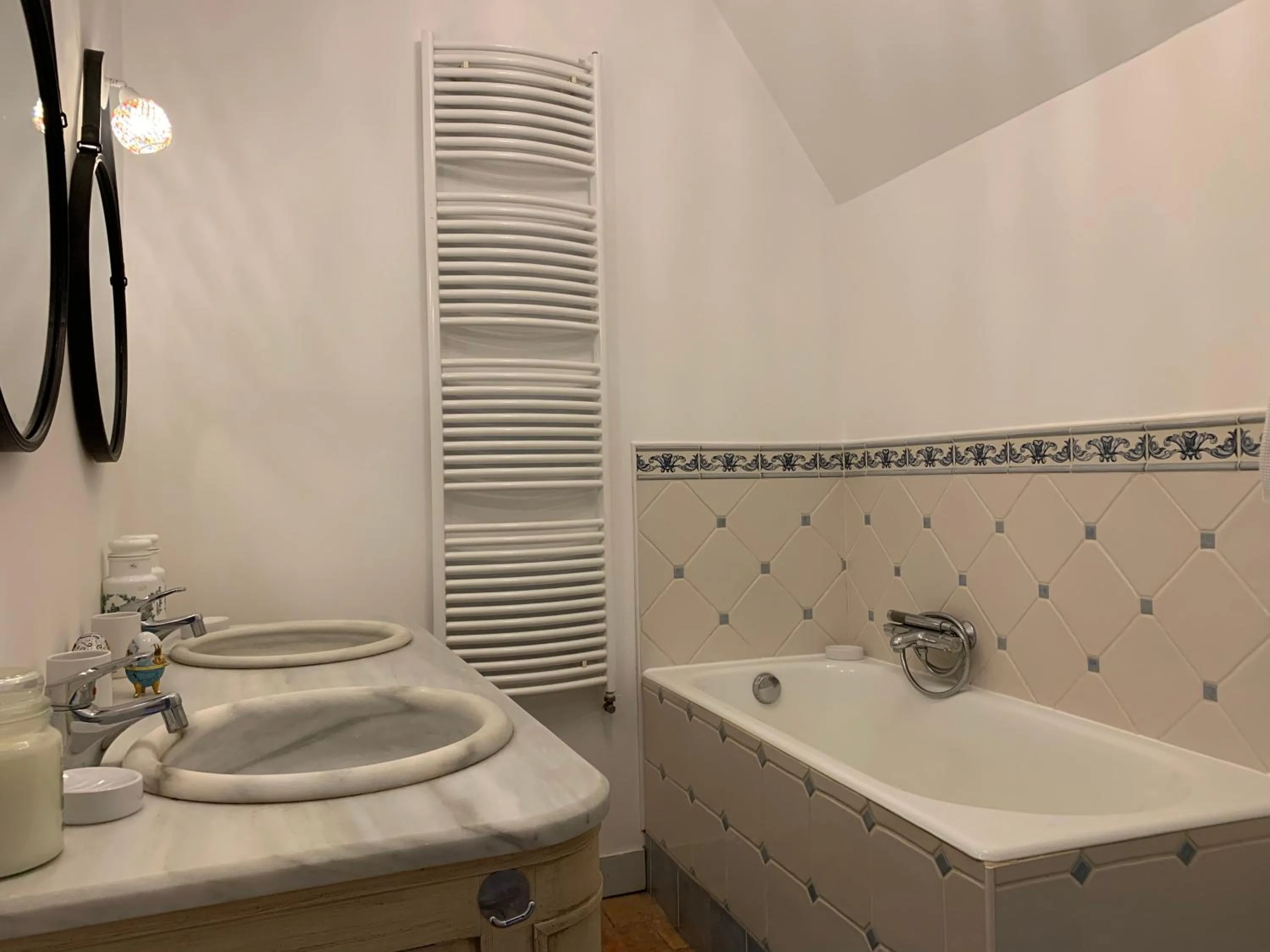 Bathroom in Le Regisseur