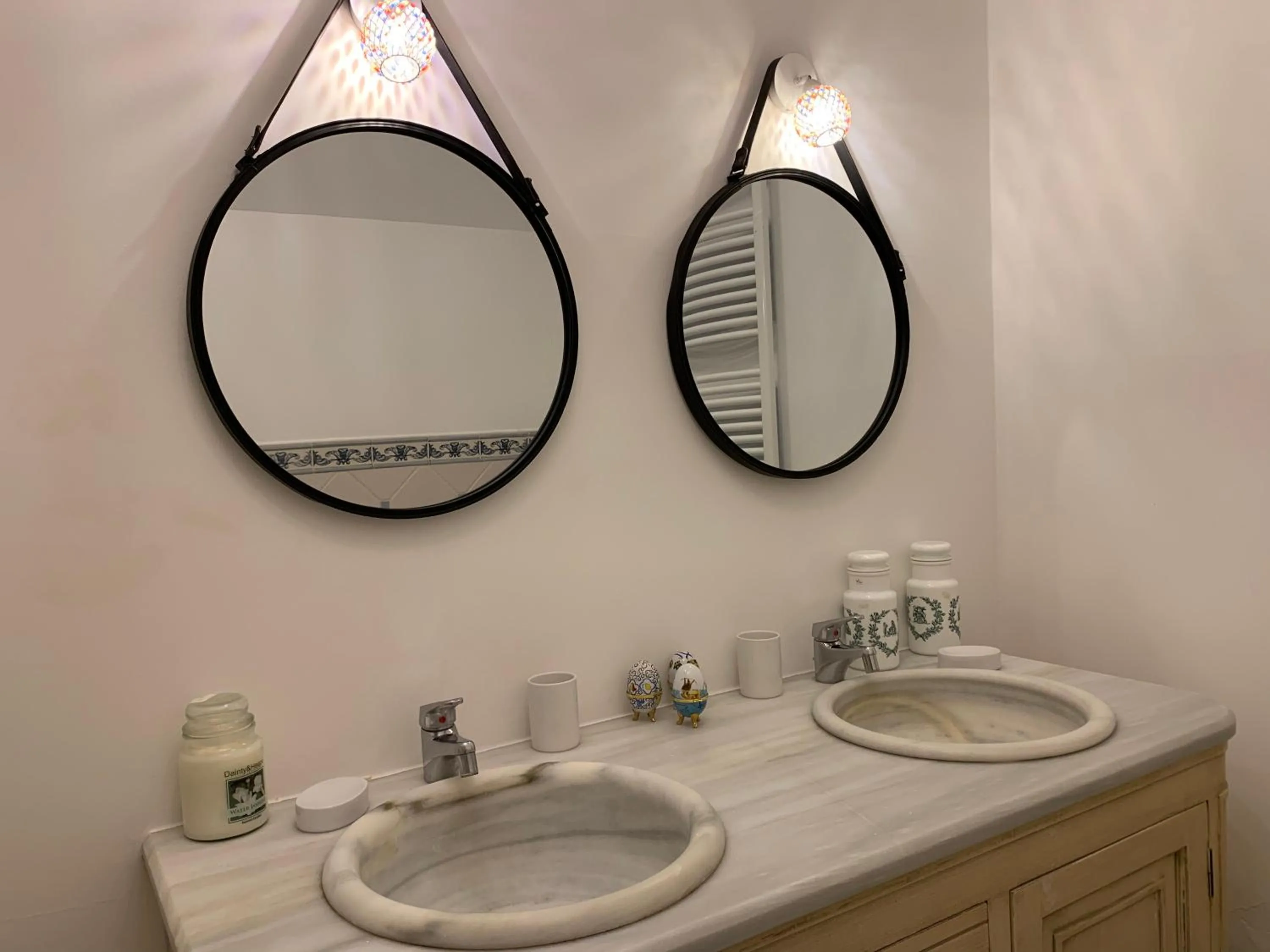 Shower in Le Regisseur
