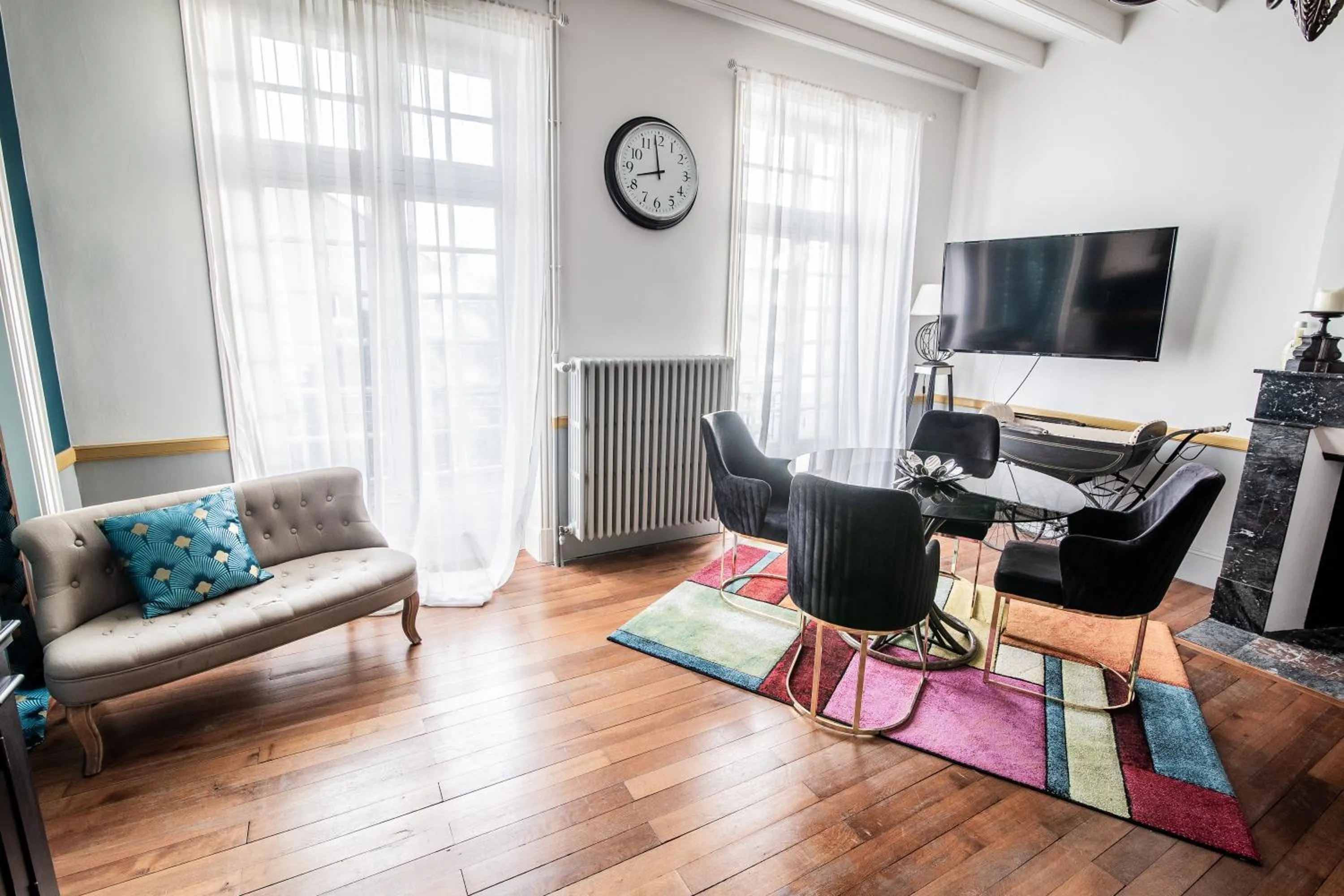 TV and multimedia in Le Regisseur