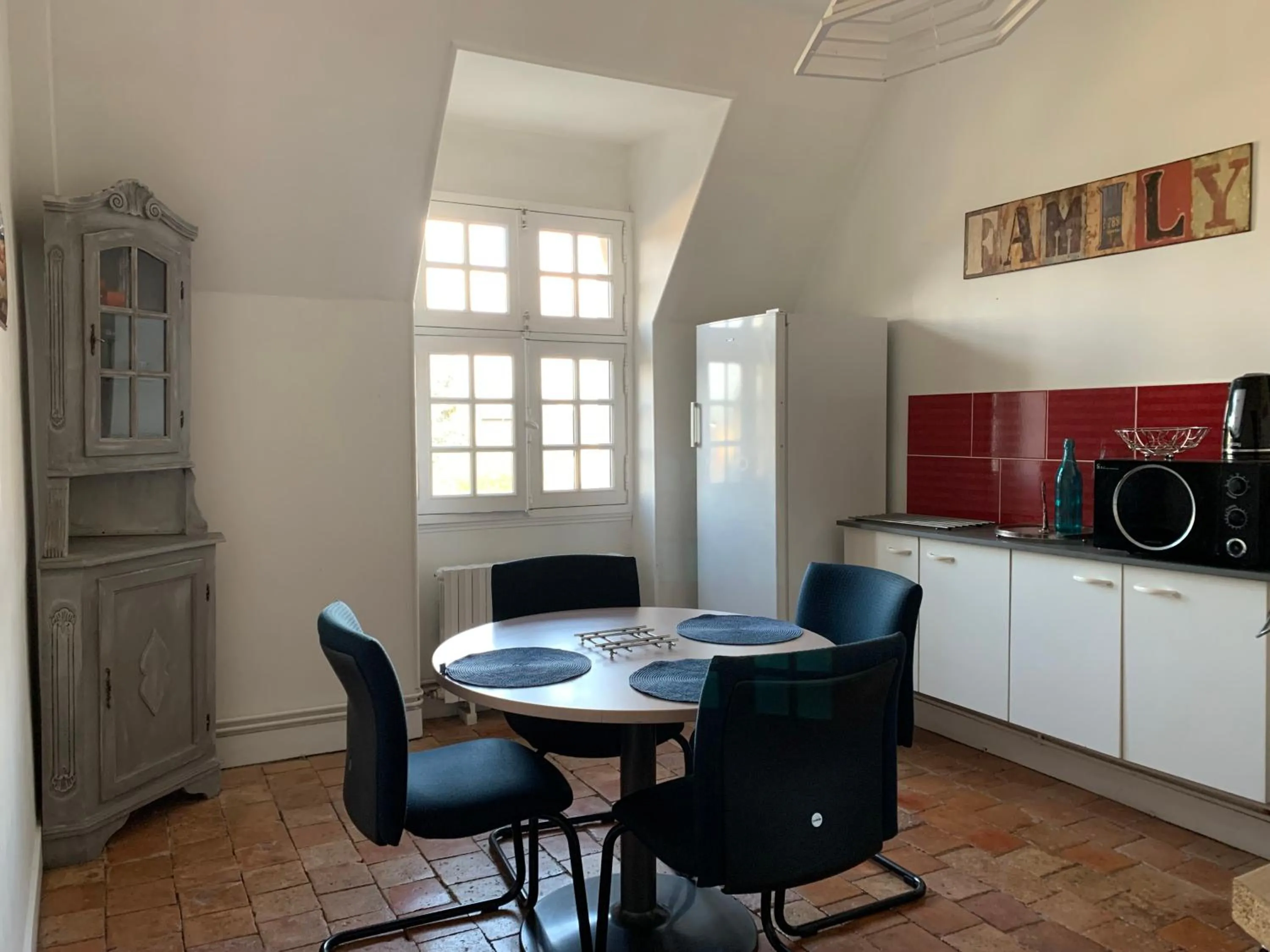 Coffee/tea facilities in Le Regisseur
