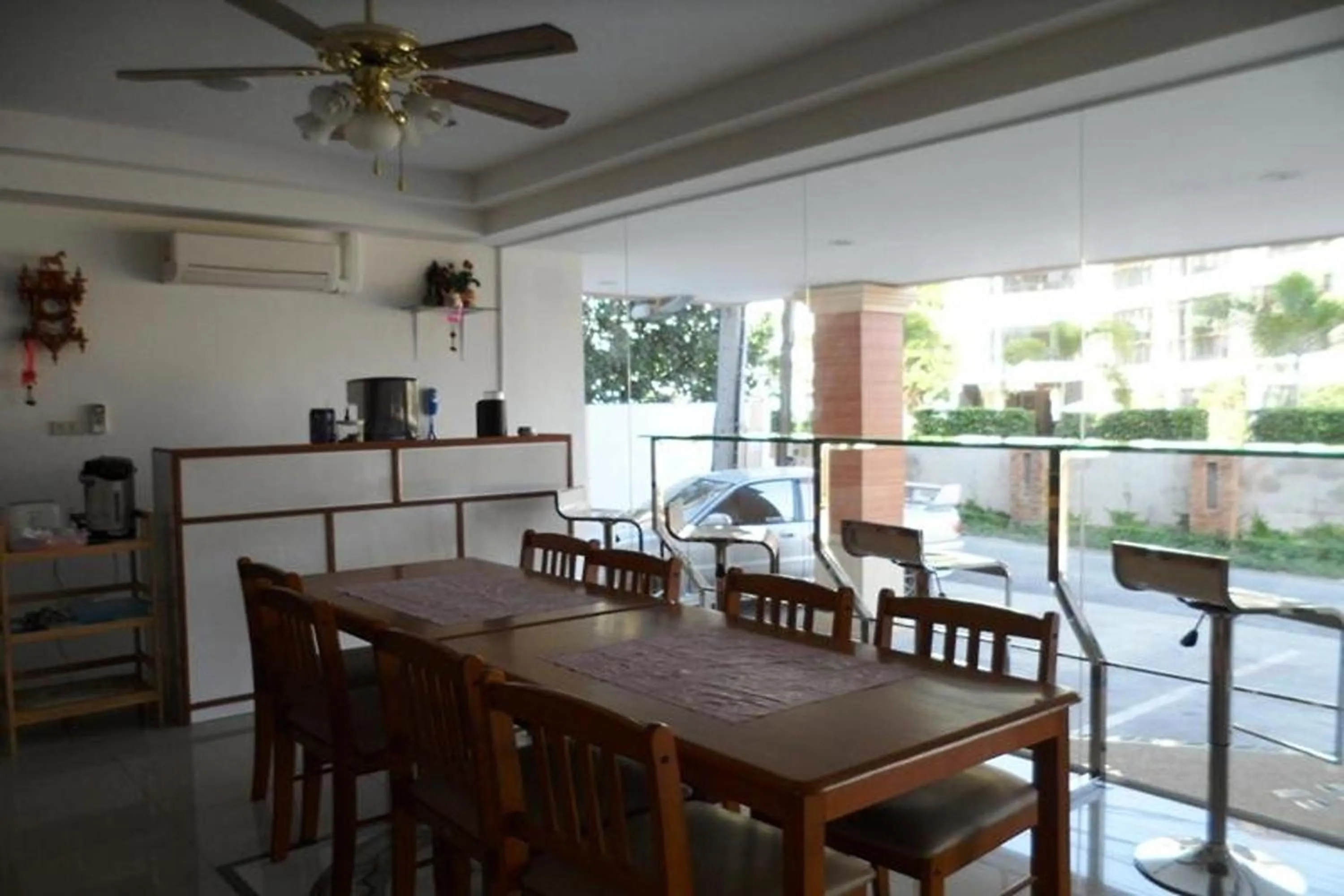 Dining area in Kaewchantra Mansion