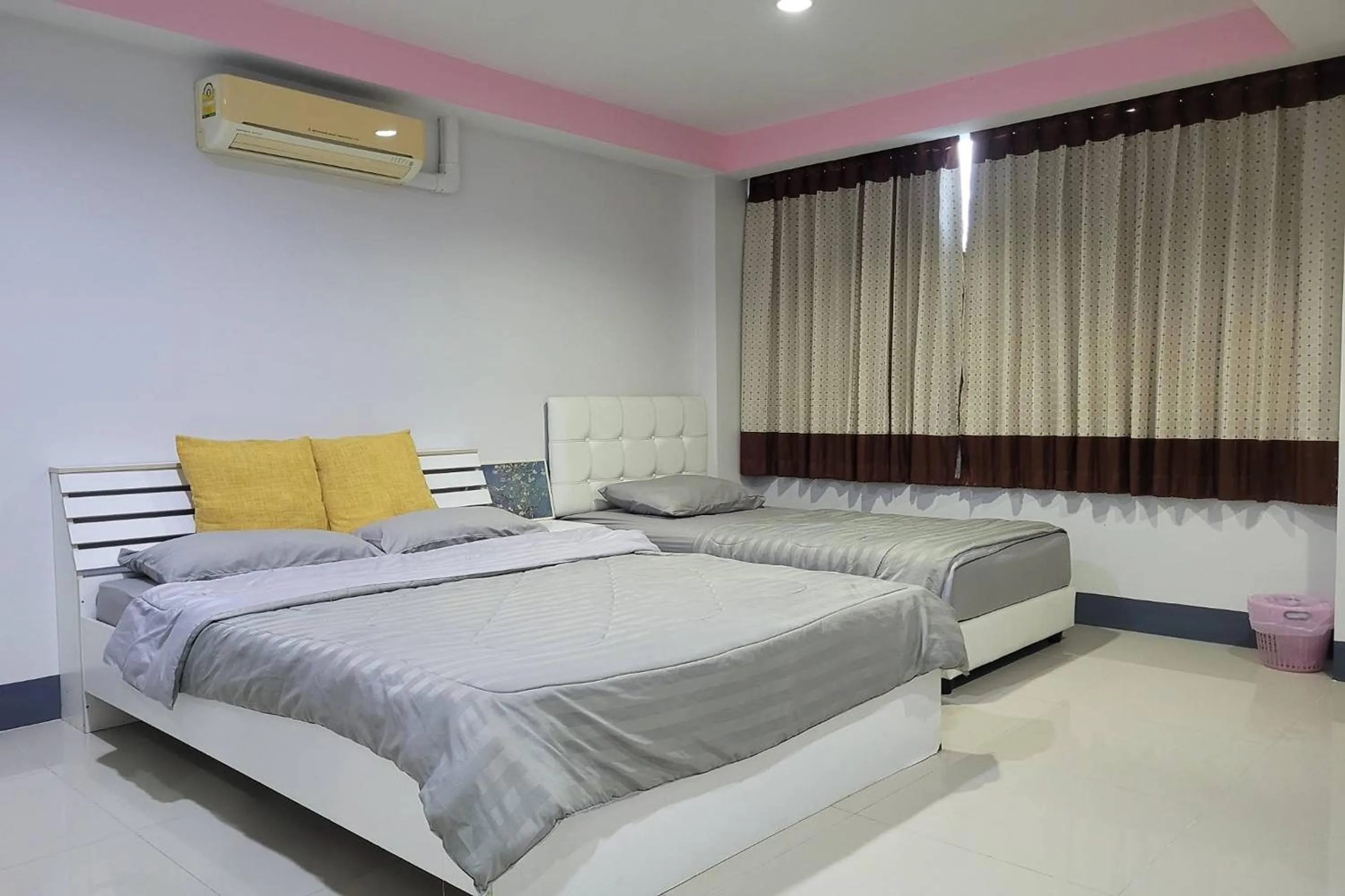 Bed in Kaewchantra Mansion