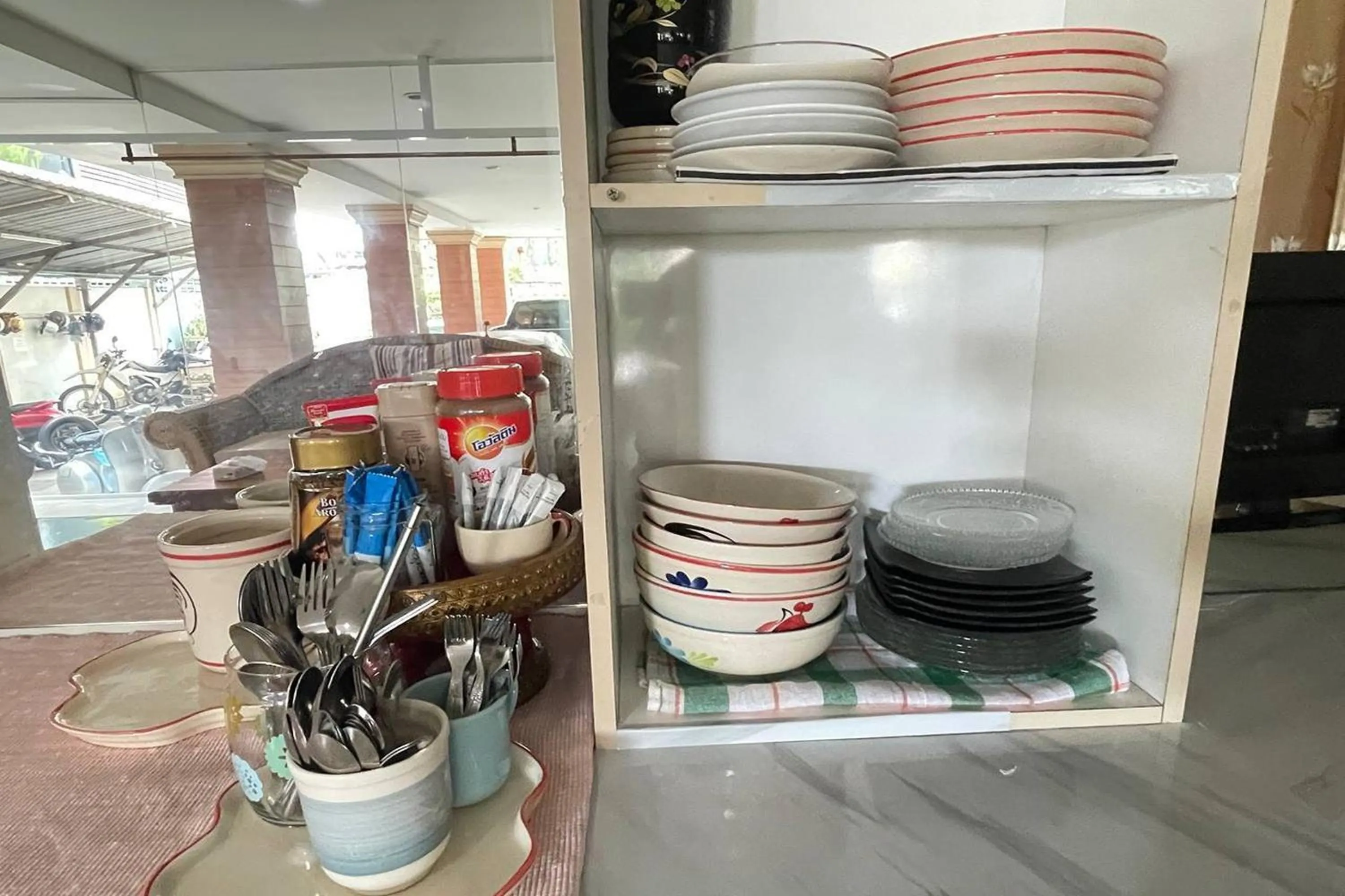 Dining area in Kaewchantra Mansion